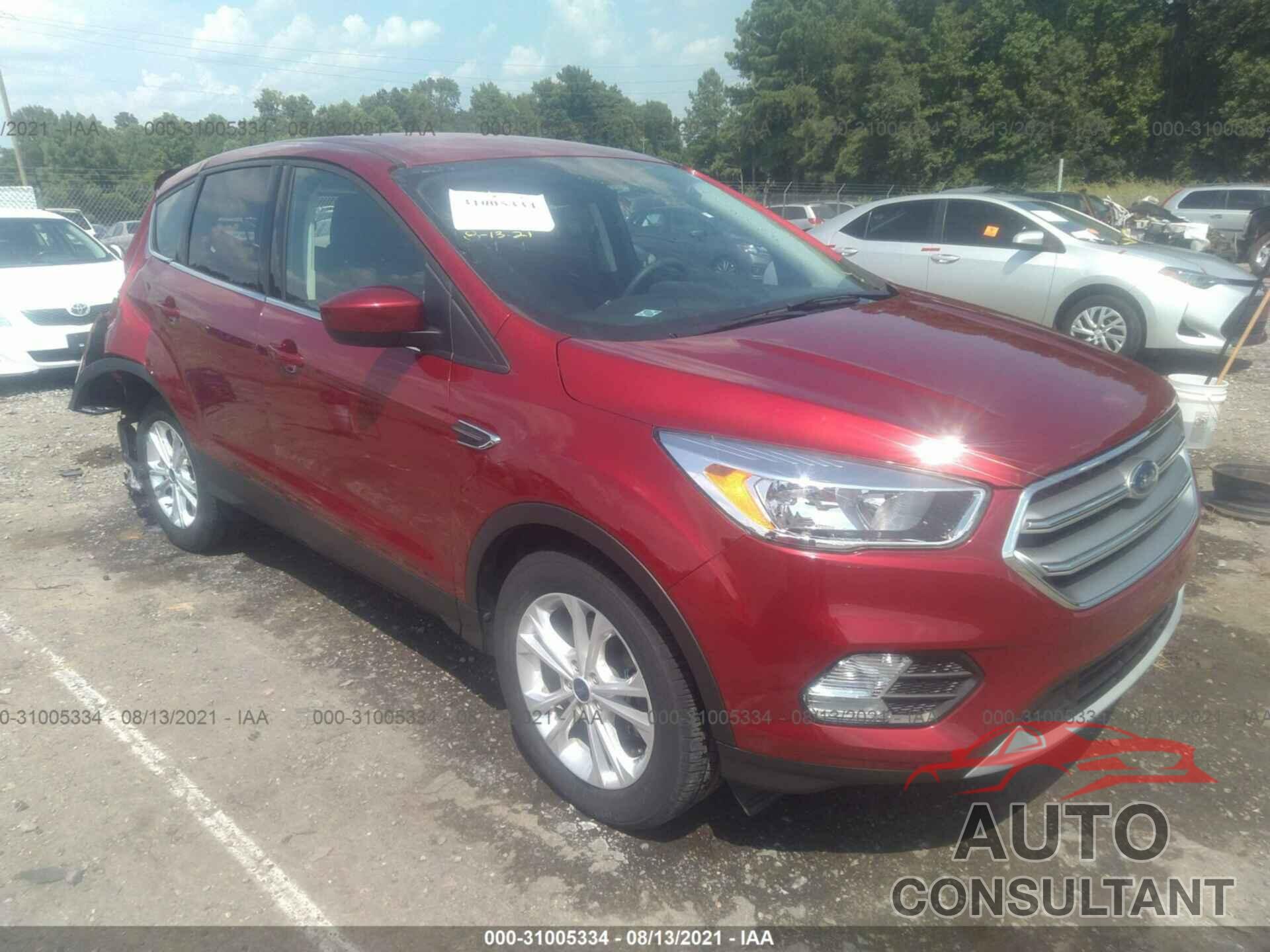 FORD ESCAPE 2017 - 1FMCU0GD3HUC84279