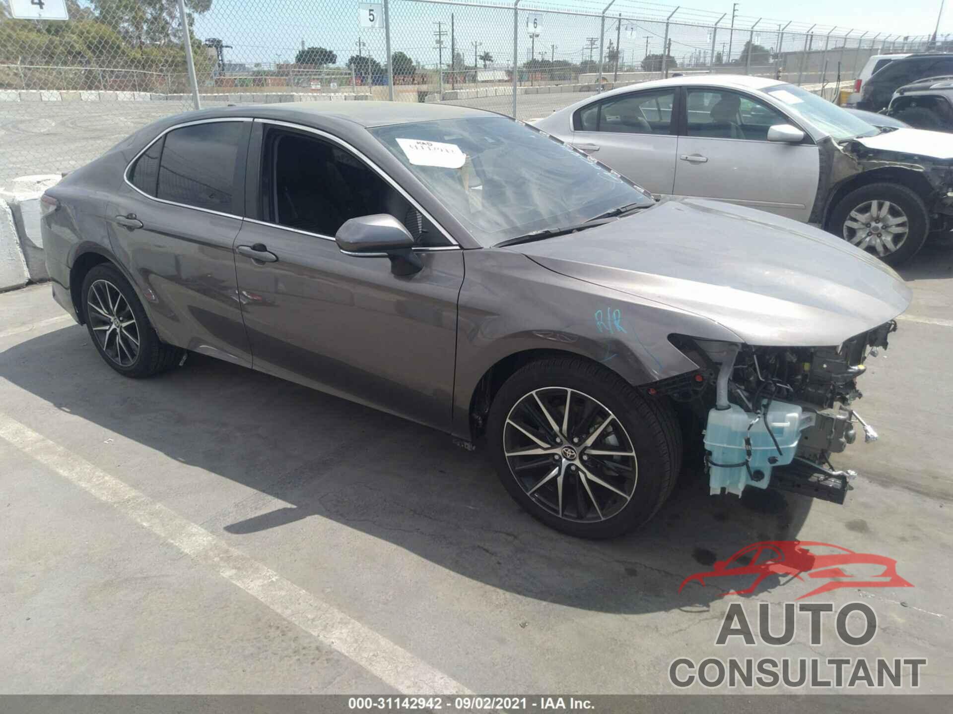TOYOTA CAMRY 2021 - 4T1T11AK8MU420969