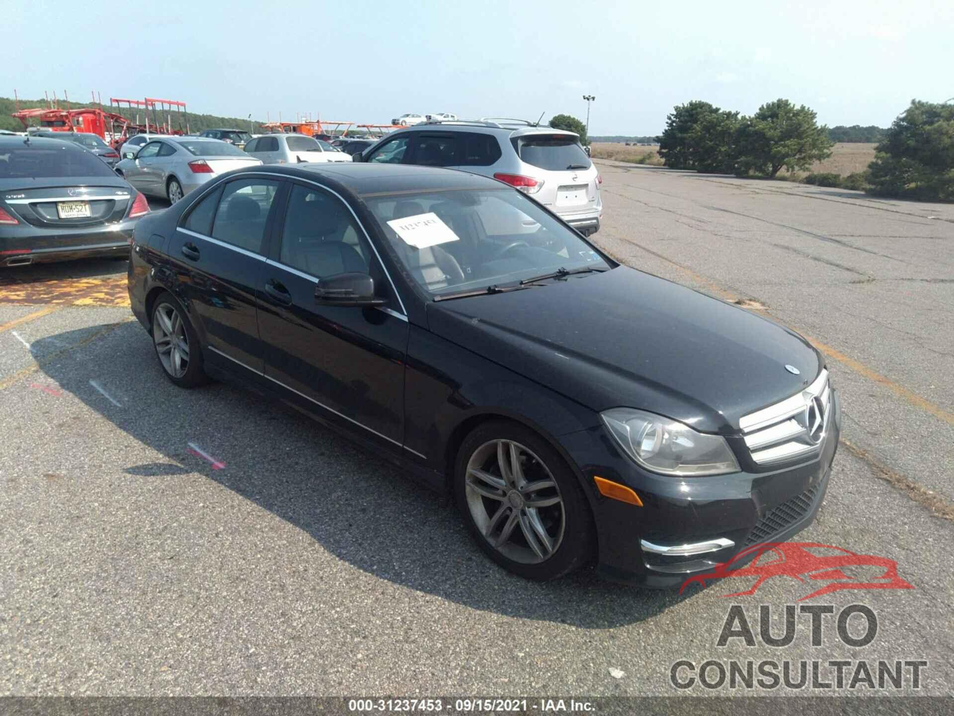 MERCEDES-BENZ C-CLASS 2012 - WDDGF8BB9CR194253