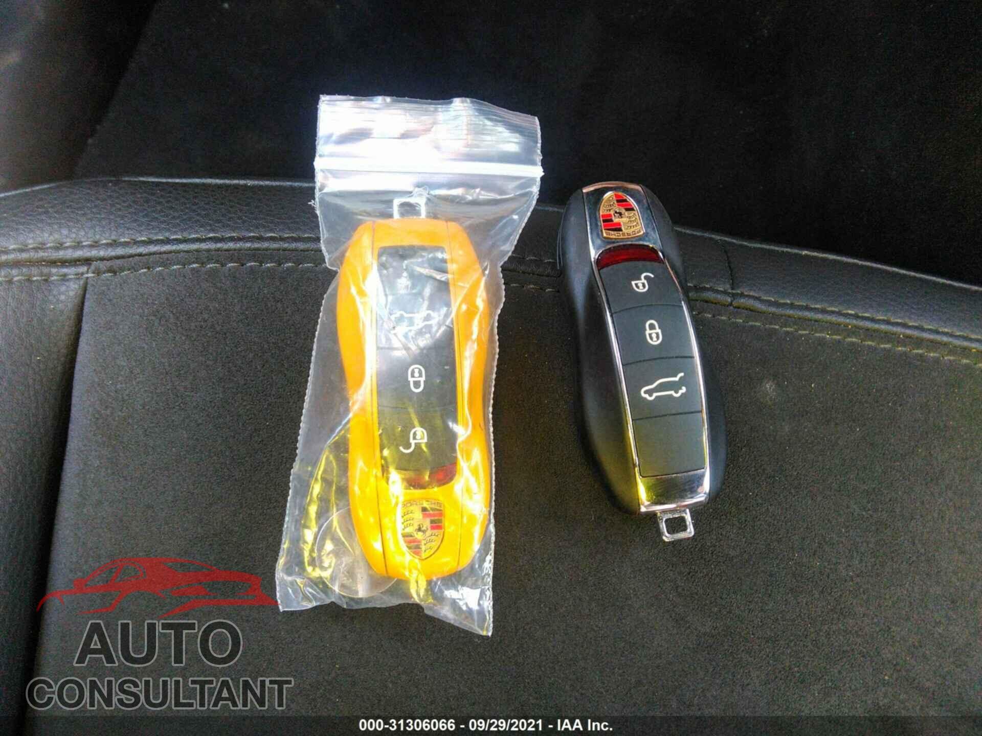 PORSCHE MACAN 2018 - WP1AA2A51JLB19732