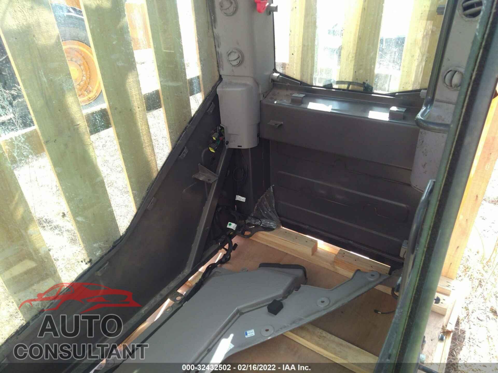 VOLVO **CAB ONLY** 2020 - VCEC200EA00314449