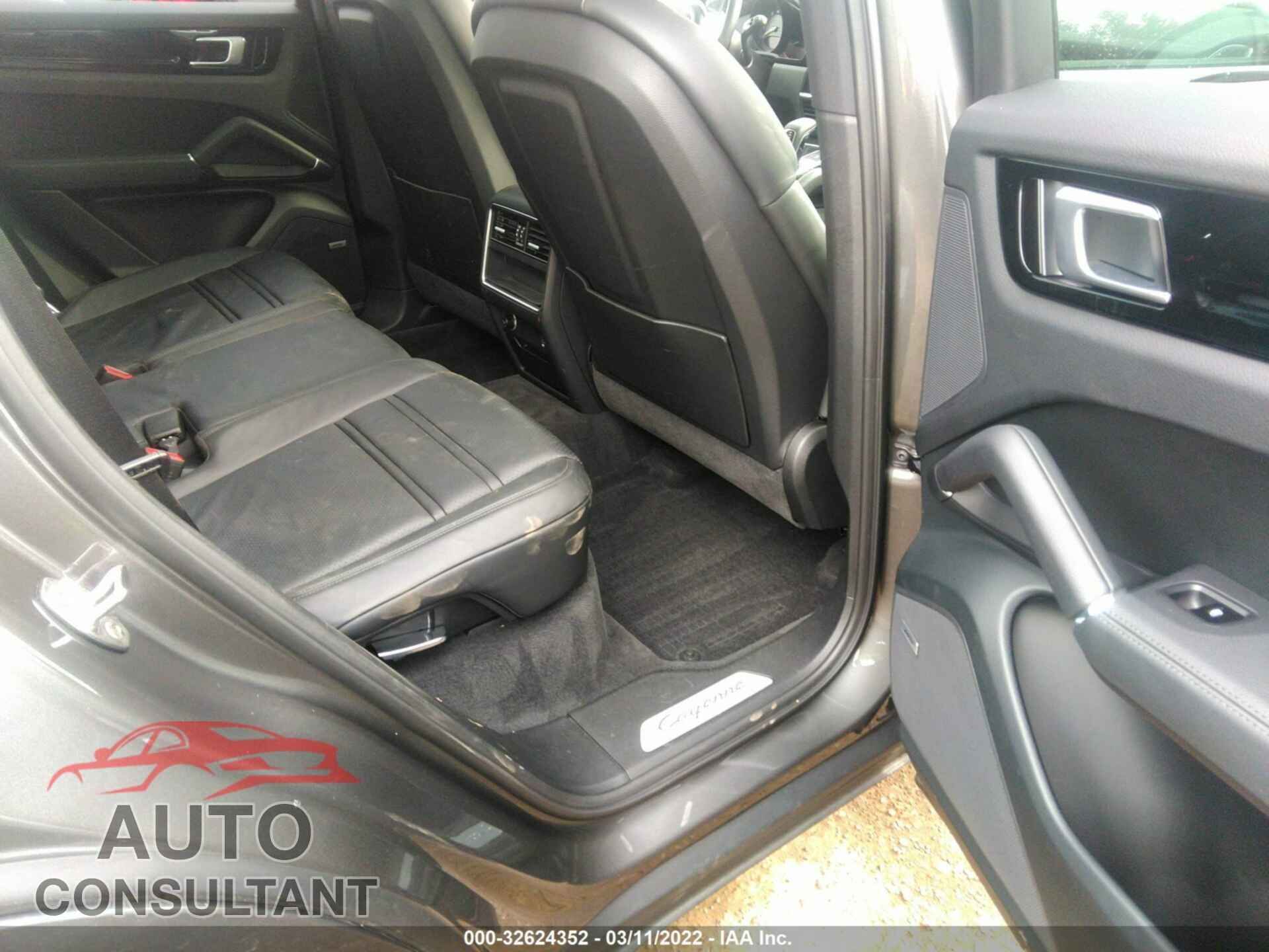 PORSCHE CAYENNE 2019 - WP1AA2AY4KDA17962