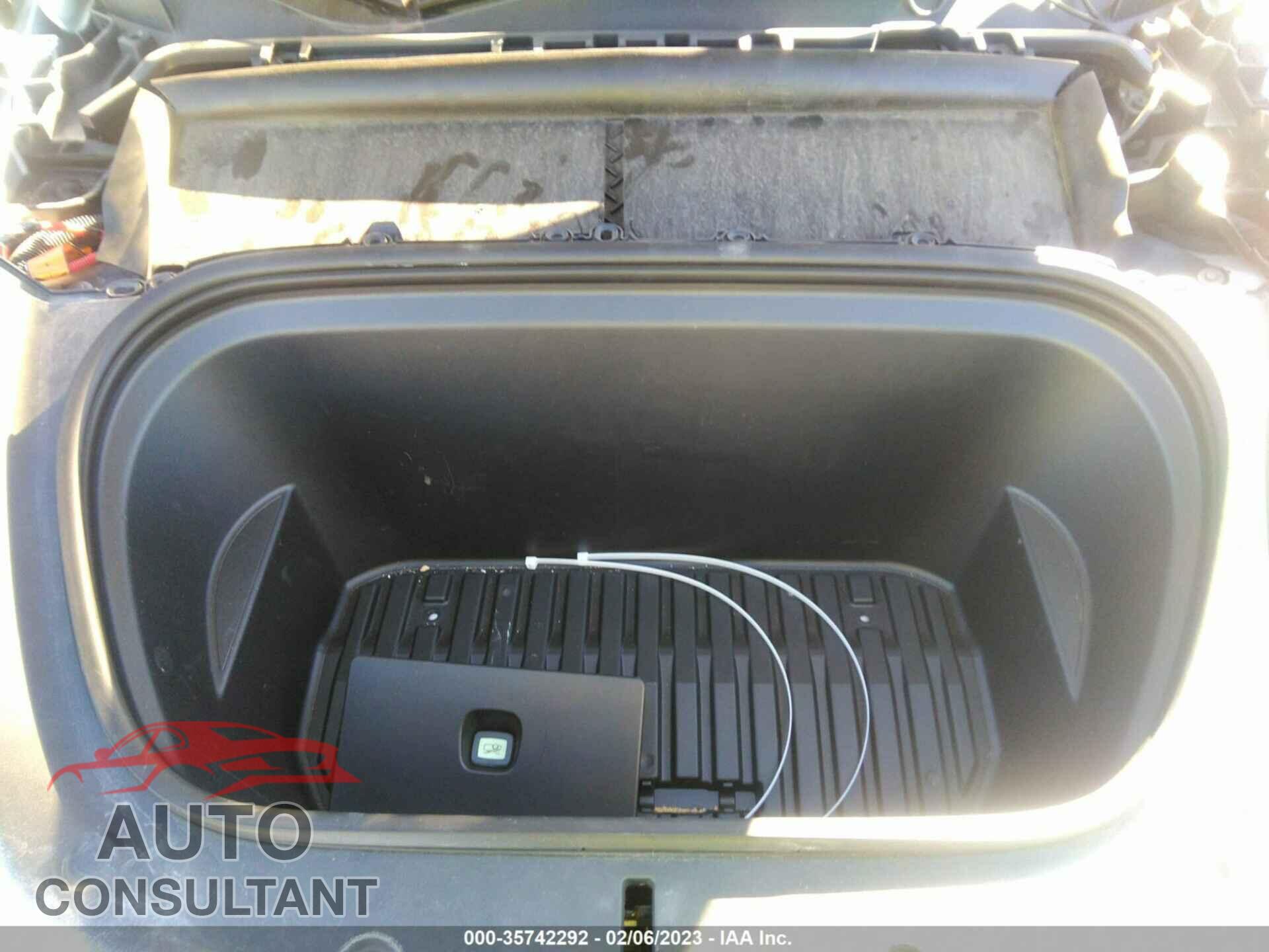 TESLA MODEL Y 2021 - 5YJYGAEE1MF282438
