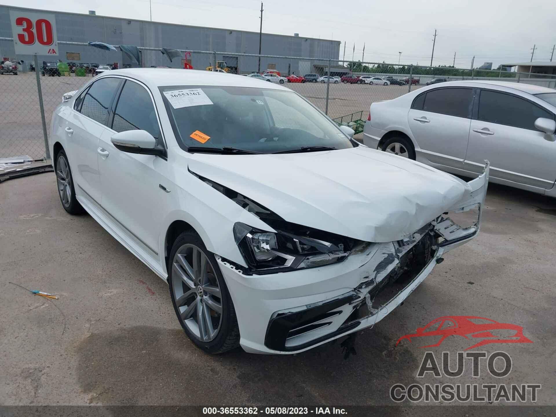 VOLKSWAGEN PASSAT 2017 - 1VWDT7A31HC003068