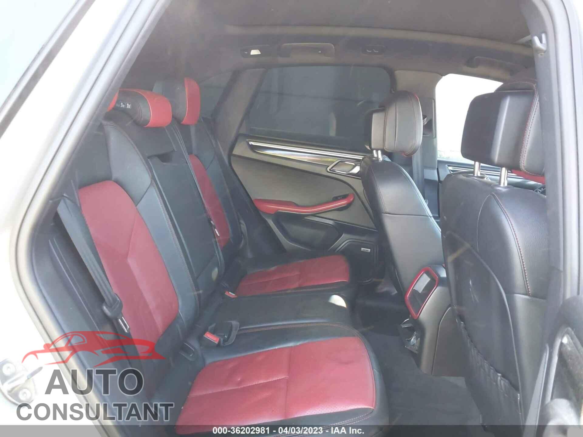 PORSCHE MACAN 2015 - WP1AB2A56FLB44906