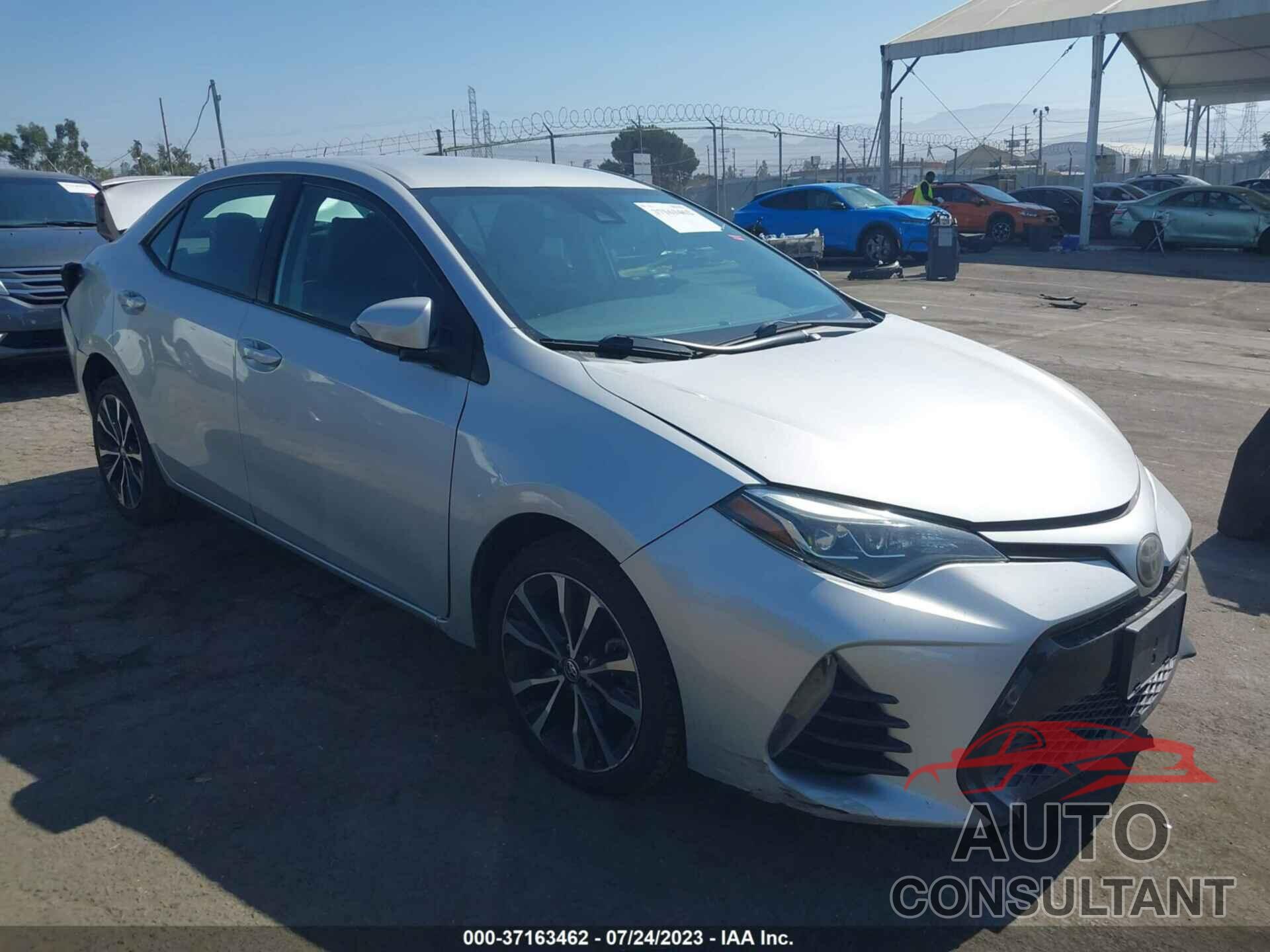TOYOTA COROLLA 2018 - 5YFBURHE5JP747165
