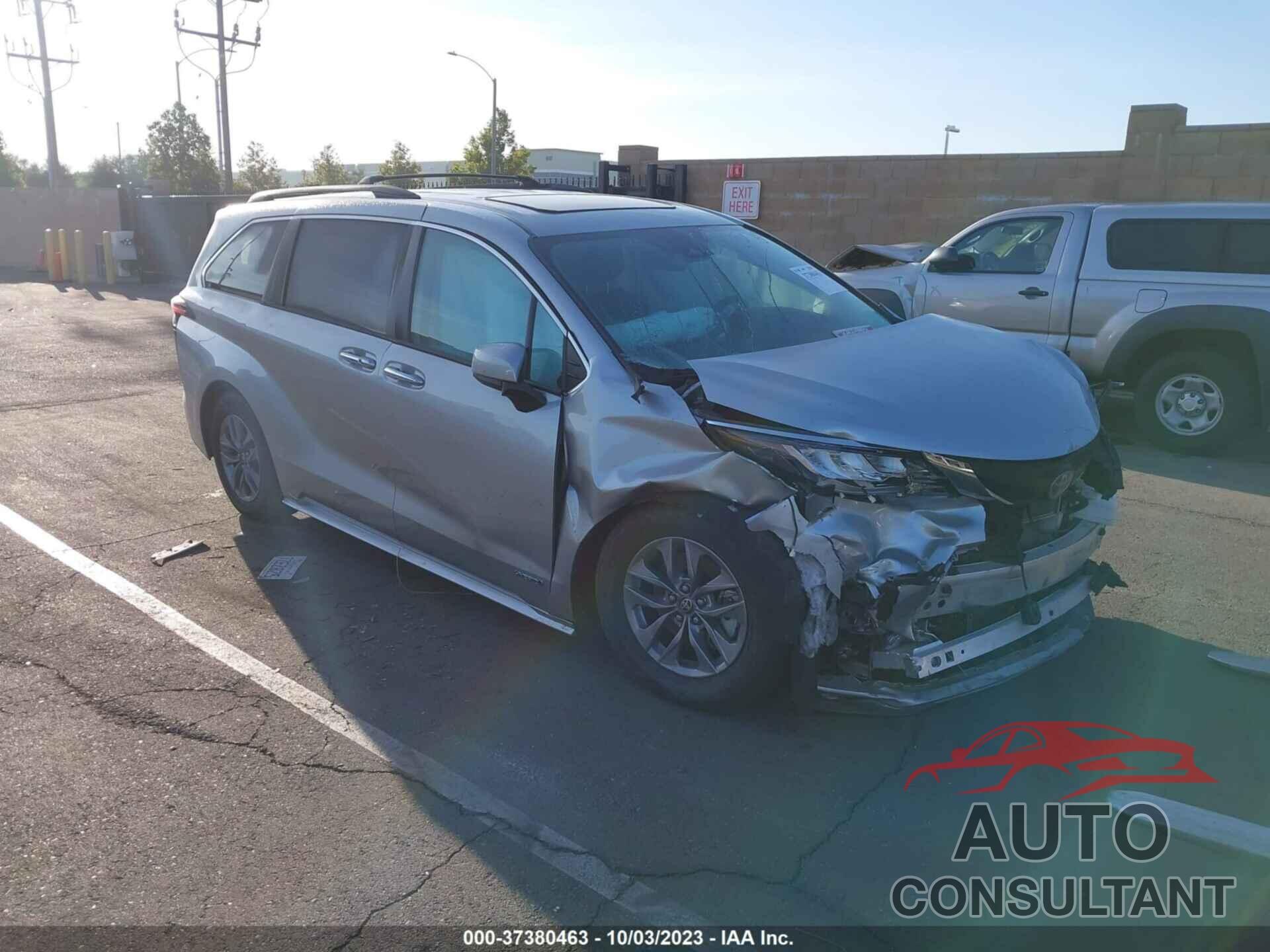 TOYOTA SIENNA 2021 - 5TDYRKEC6MS043042