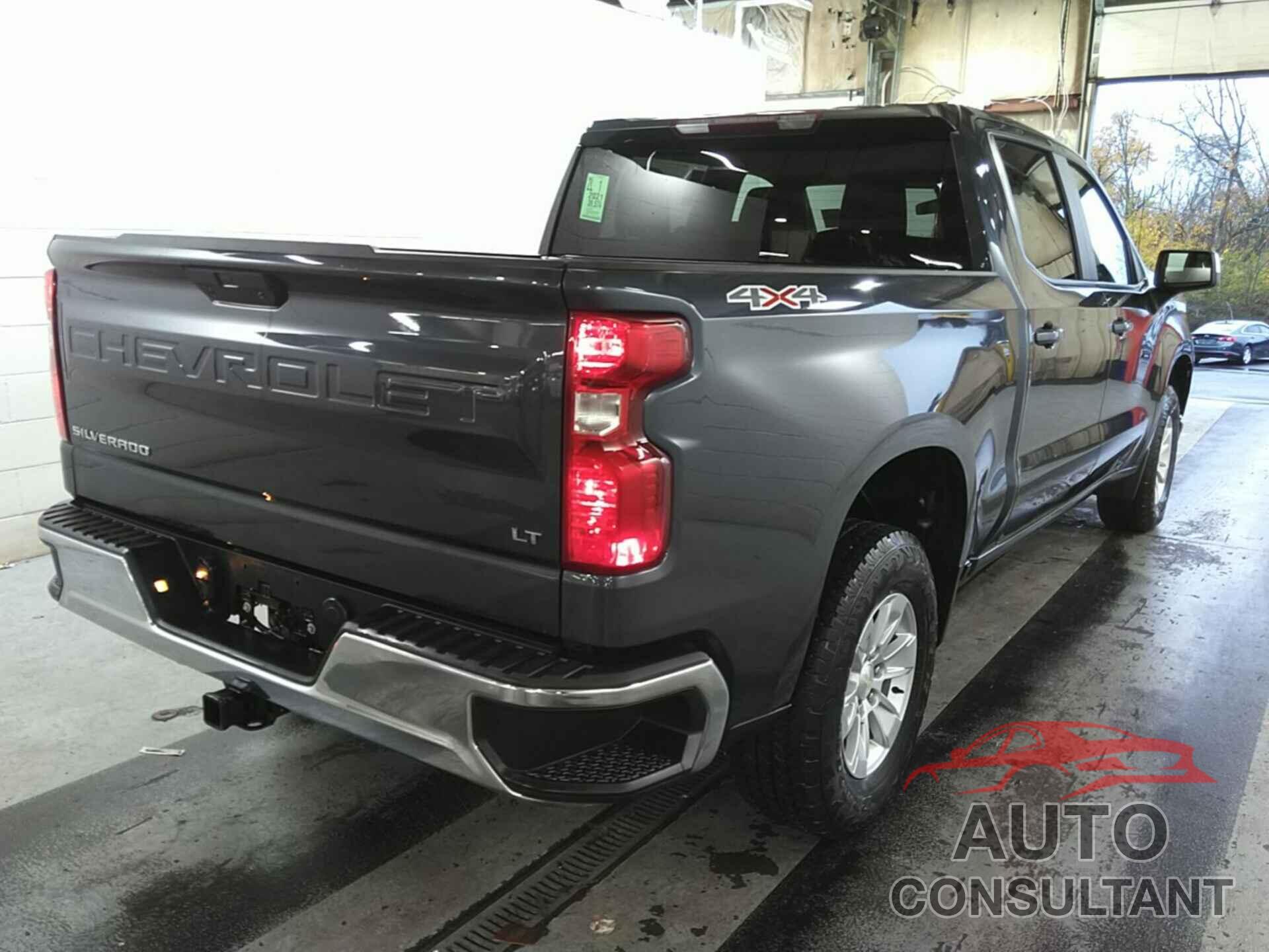 CHEVROLET SILVERADO 1500 2021 - 1GCUYDED7MZ243609