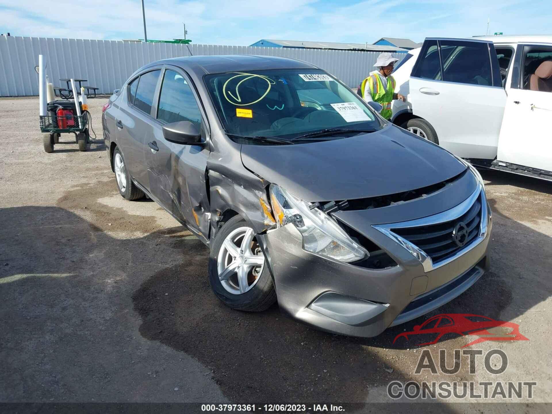 NISSAN VERSA 2017 - 3N1CN7AP1HL855343