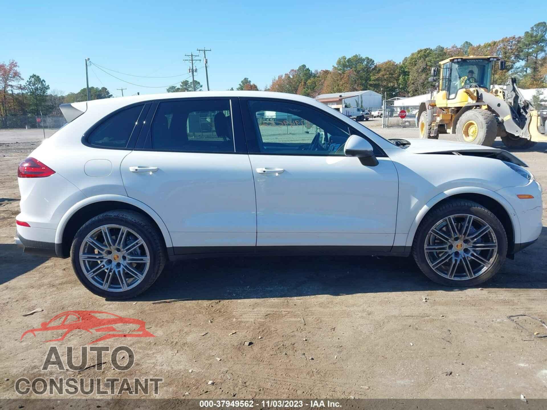 PORSCHE CAYENNE 2018 - WP1AA2A27JKA06380
