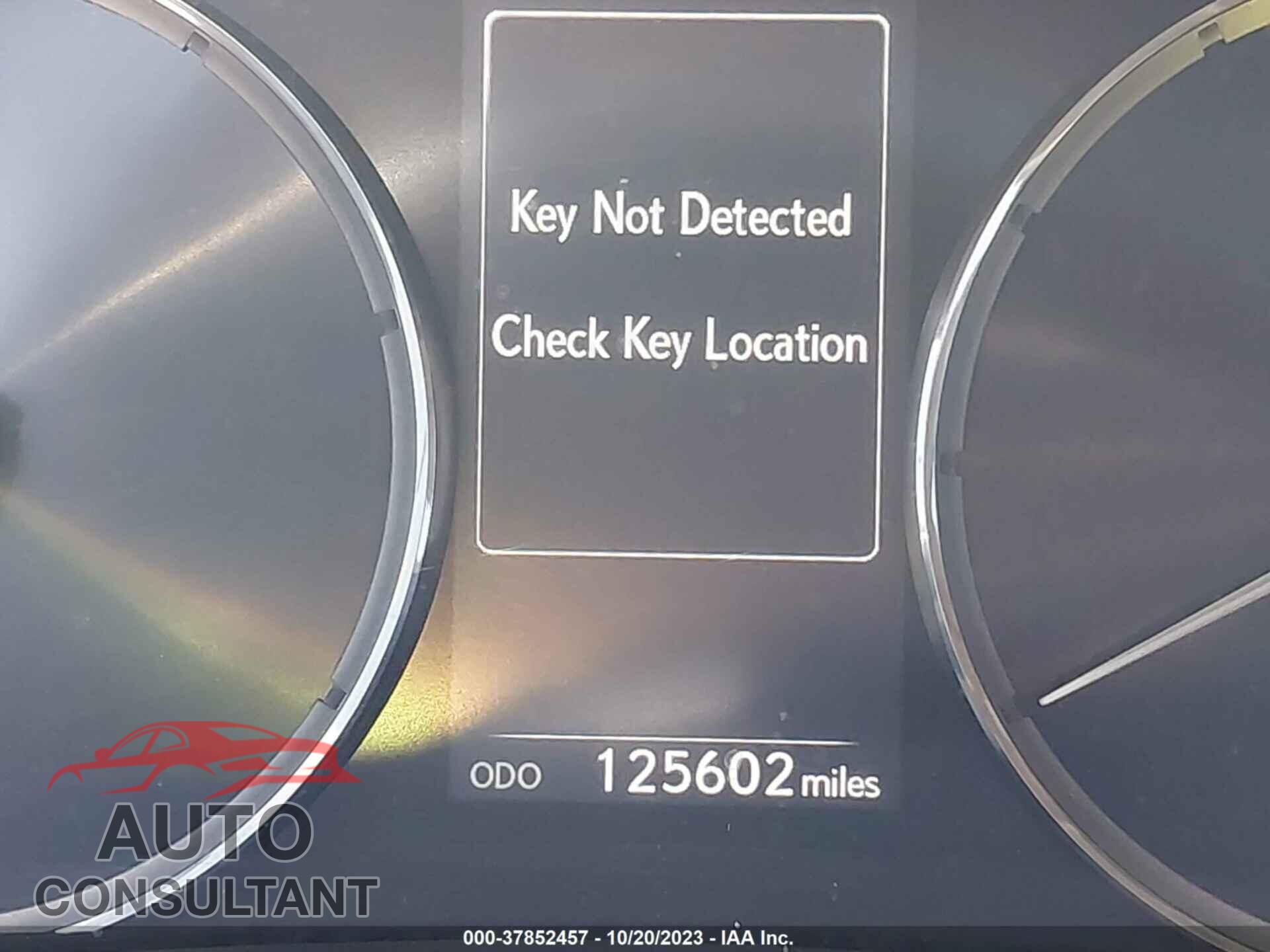 LEXUS IS 2017 - JTHBA1D23H5051559