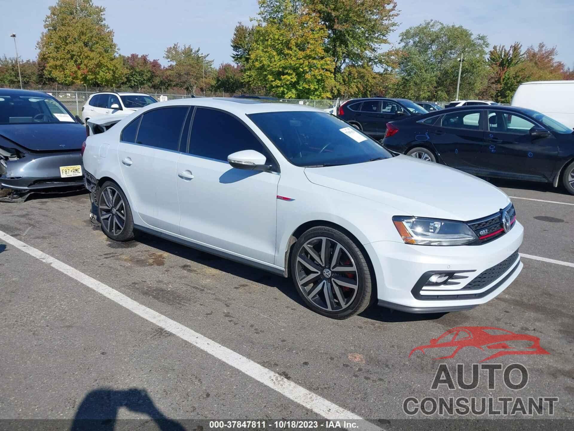 VOLKSWAGEN JETTA 2018 - 3VW4T7AJ7JM219445
