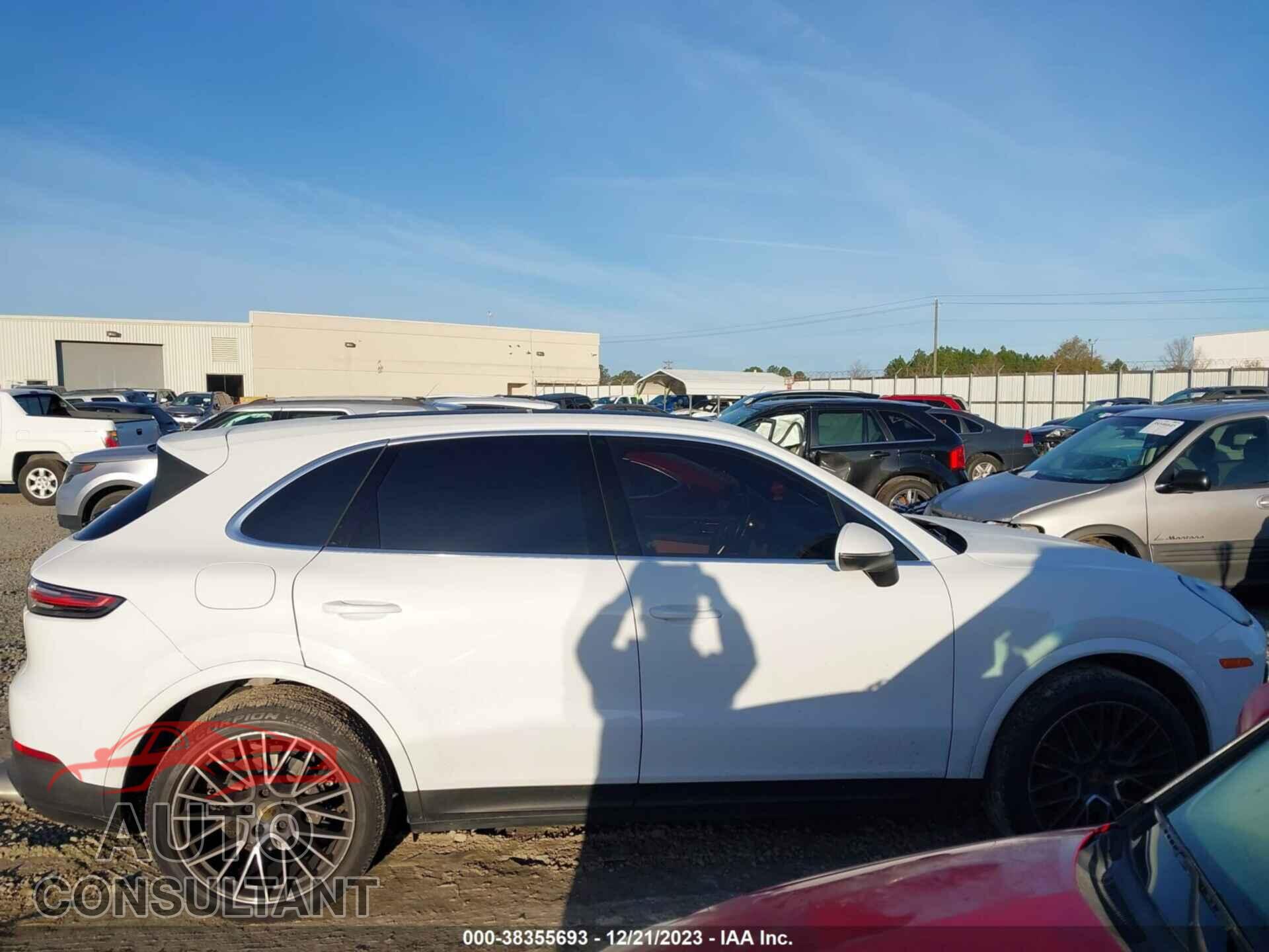 PORSCHE CAYENNE 2020 - WP1AA2AY7LDA08738