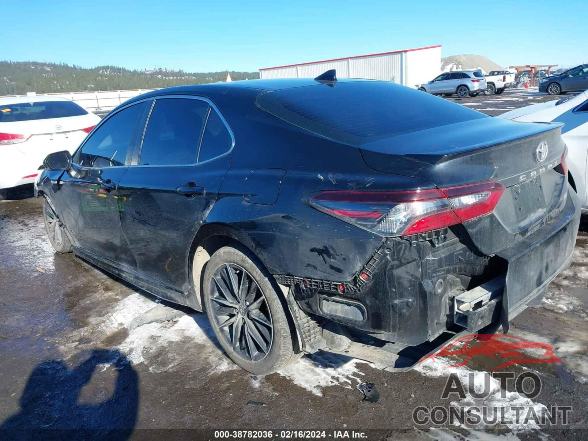 TOYOTA CAMRY 2022 - 4T1G11AK4NU704277