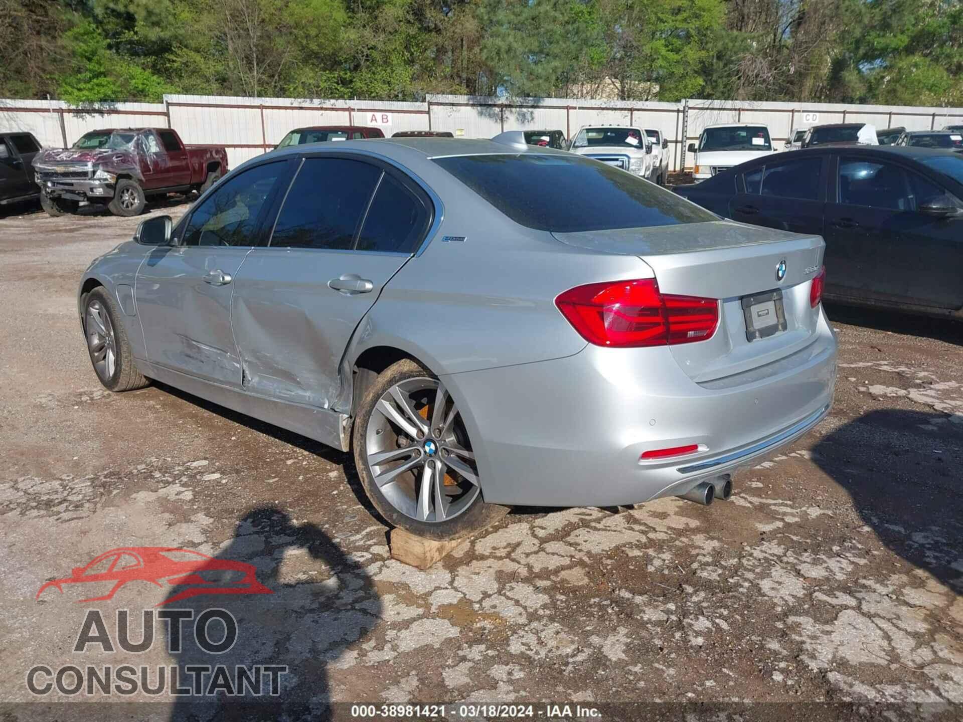 BMW 330E 2017 - WBA8E1C3XHA156288