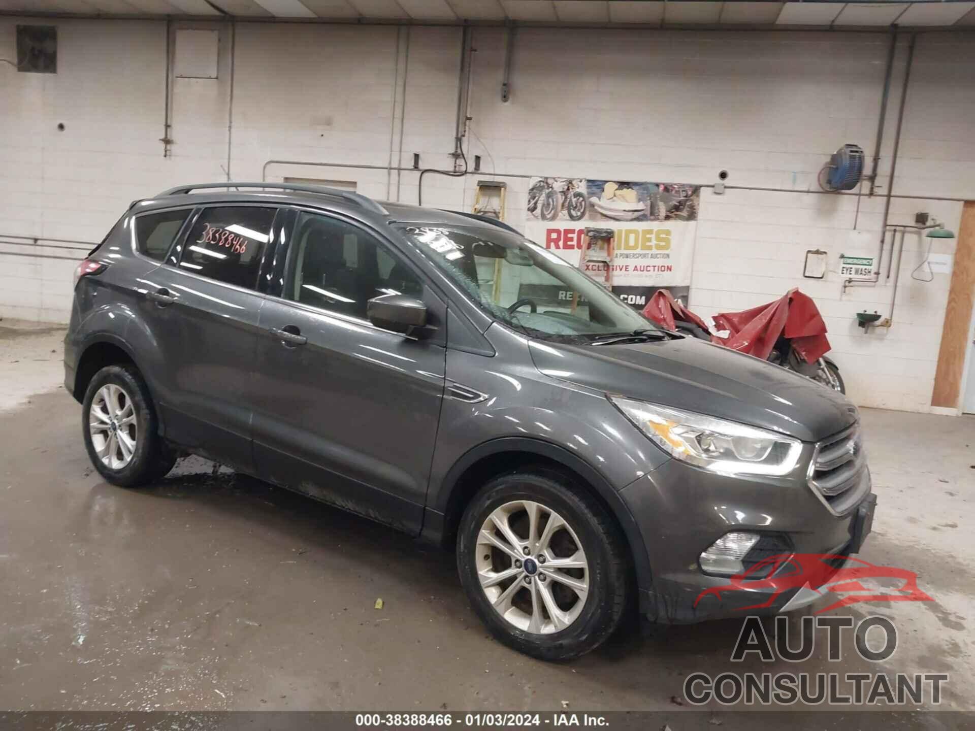 FORD ESCAPE 2017 - 1FMCU9G9XHUB71008