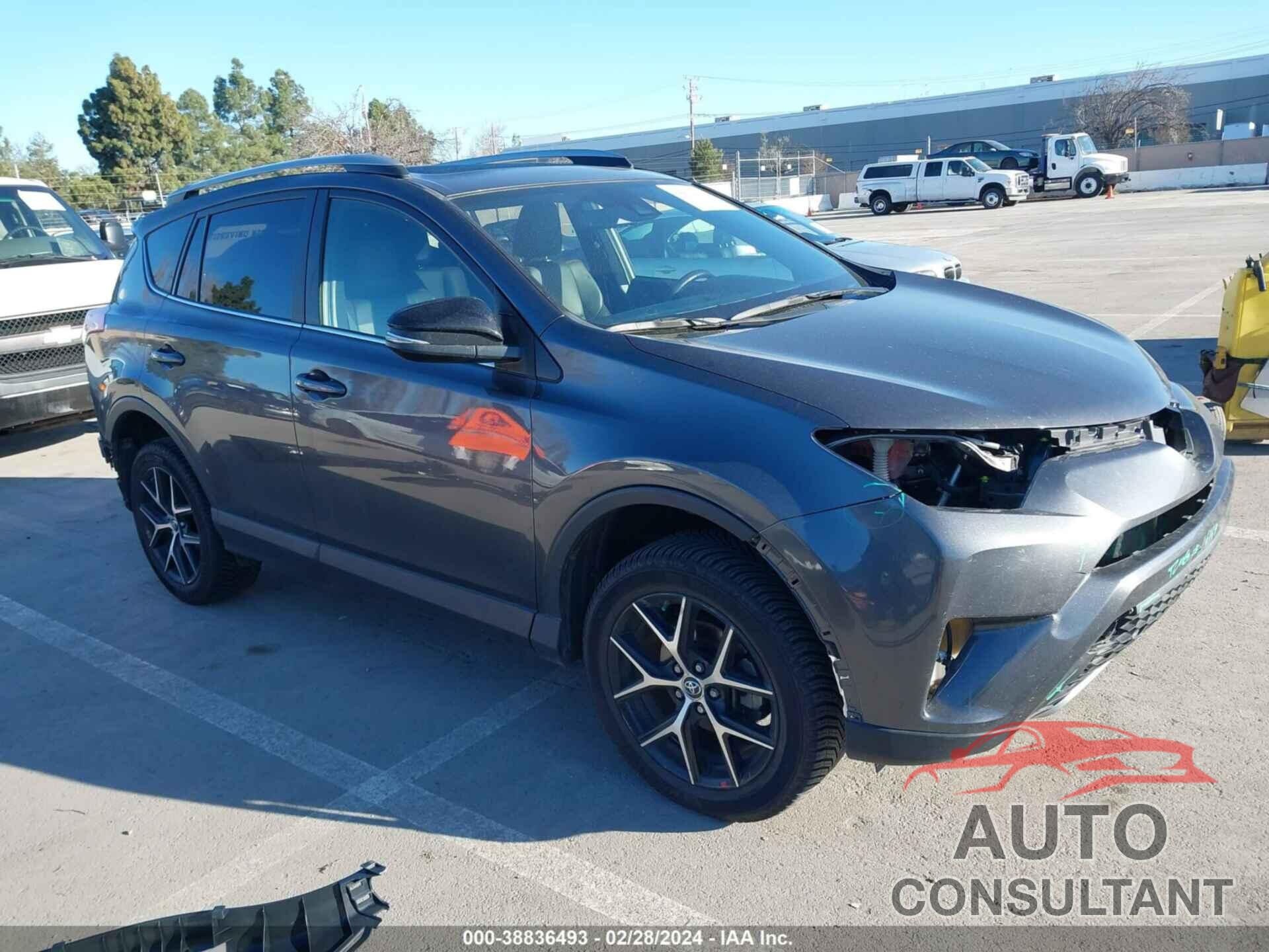 TOYOTA RAV4 2017 - JTMJFREV3HJ715873
