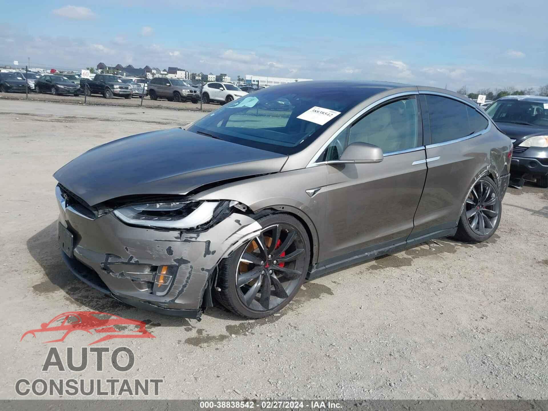 TESLA MODEL X 2016 - 5YJXCBE27GF024237