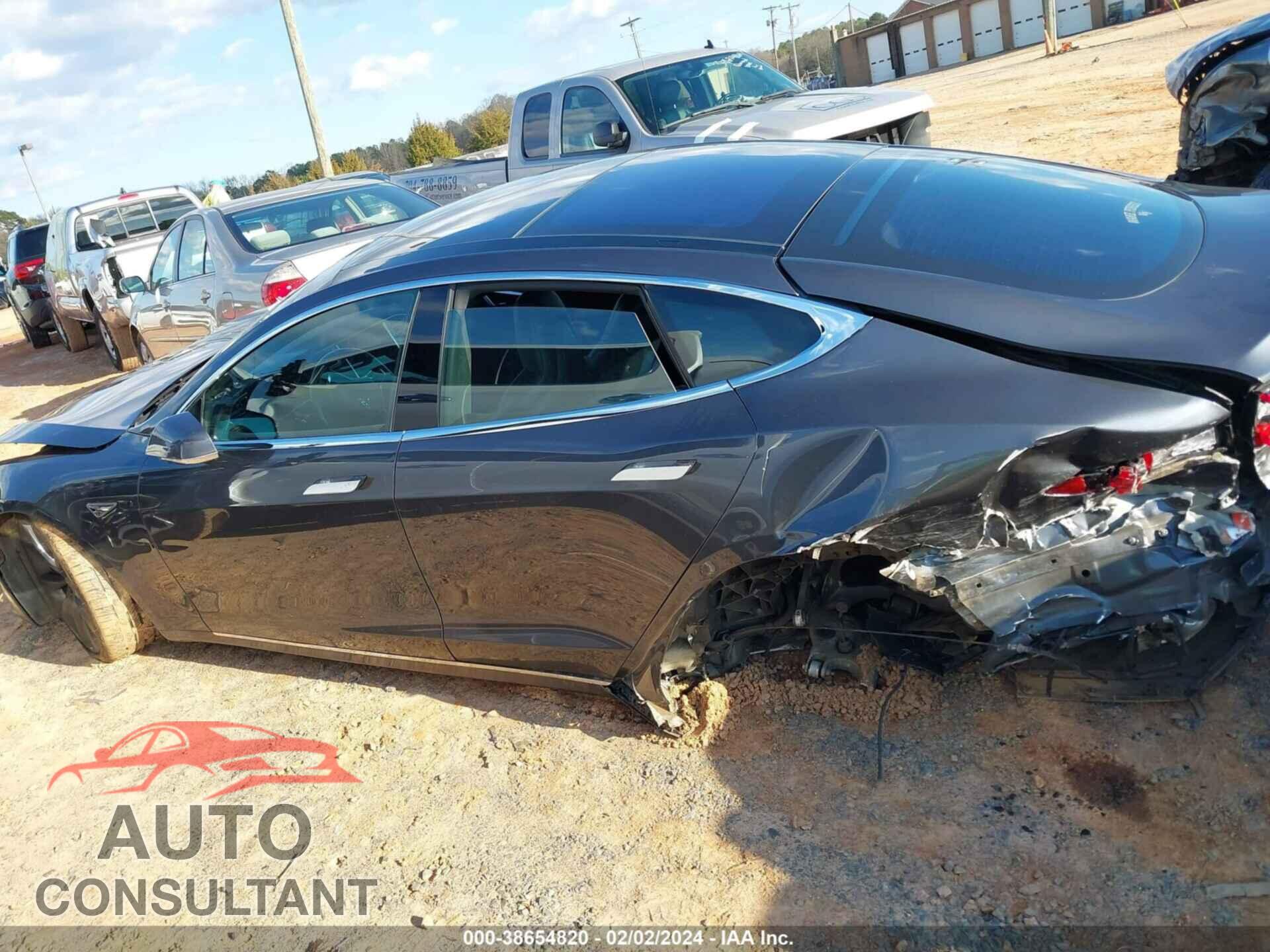TESLA MODEL S 2016 - 5YJSA1E27GF152147