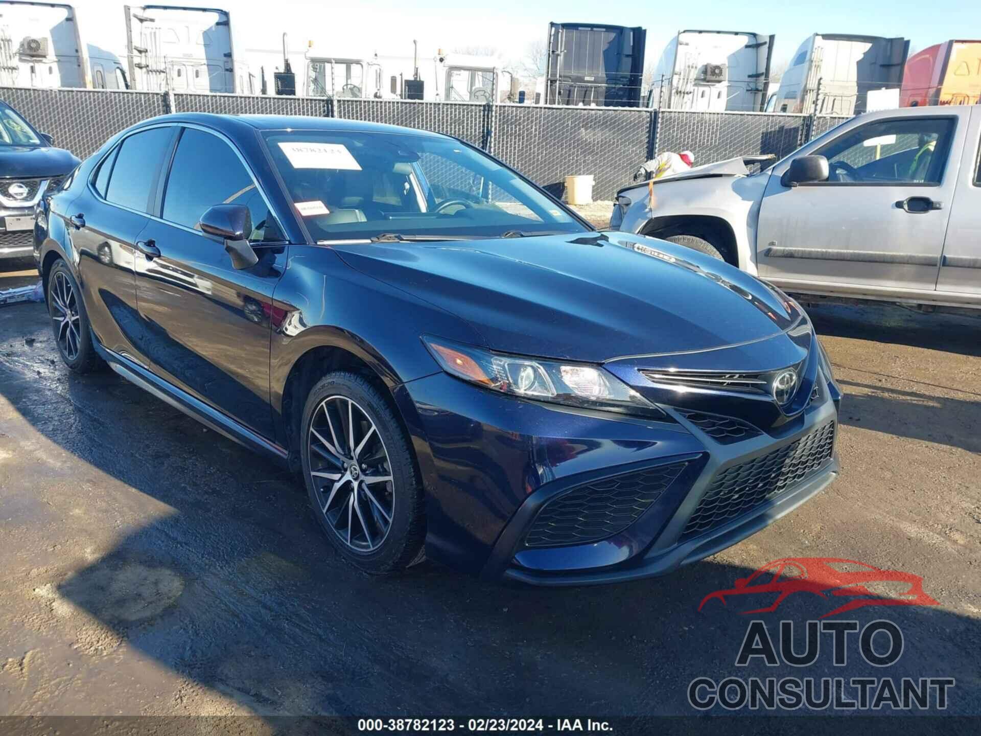 TOYOTA CAMRY 2021 - 4T1G11AK0MU522607