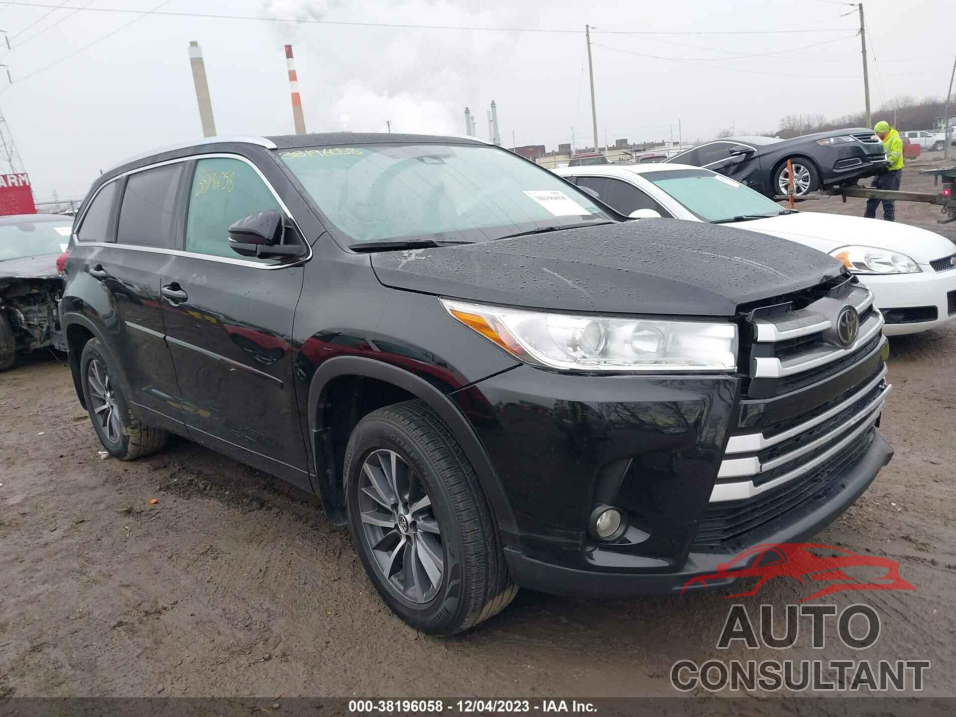 TOYOTA HIGHLANDER 2018 - 5TDJZRFH1JS537616