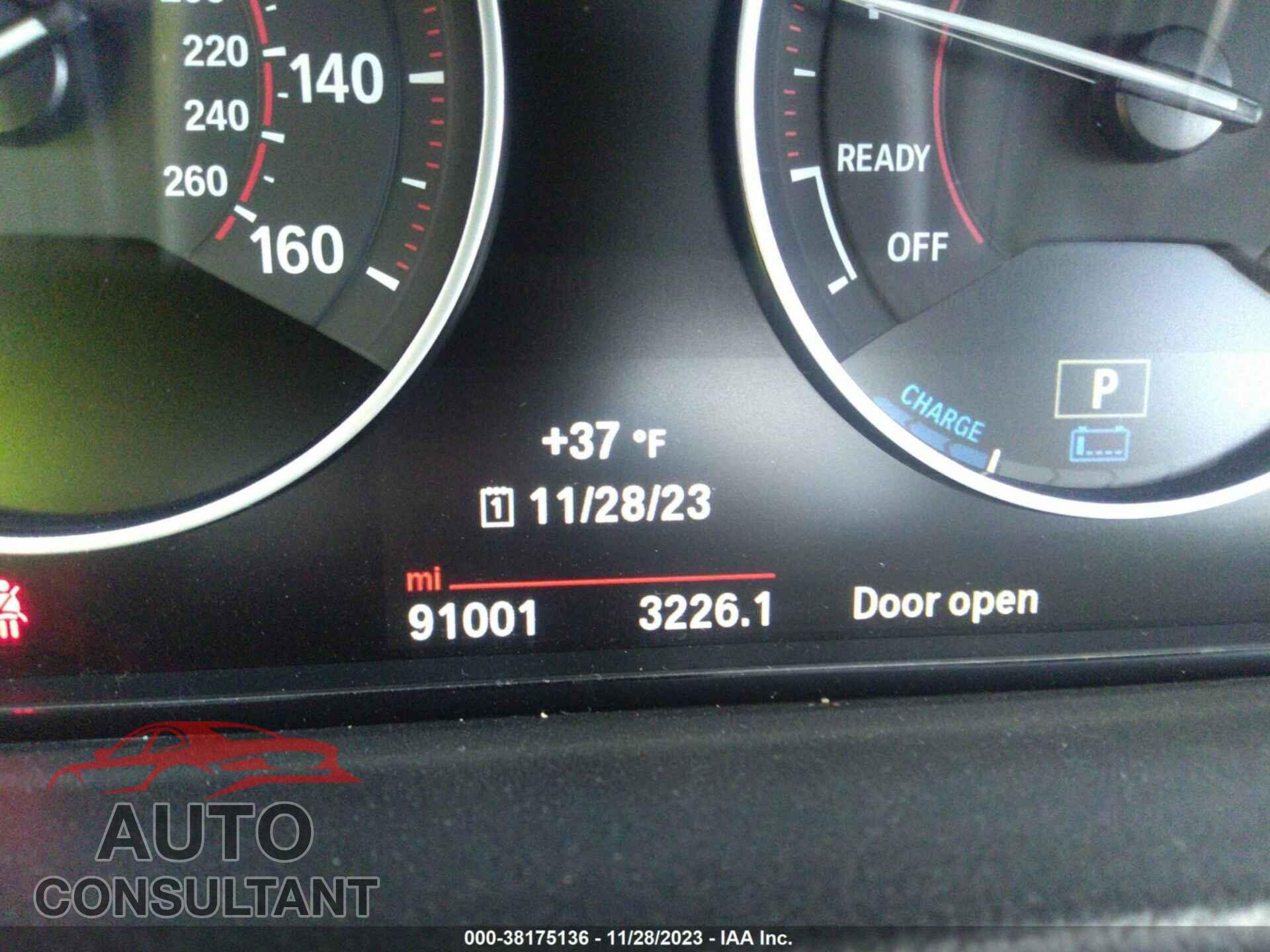 BMW 330E 2017 - WBA8E1C33HA156830
