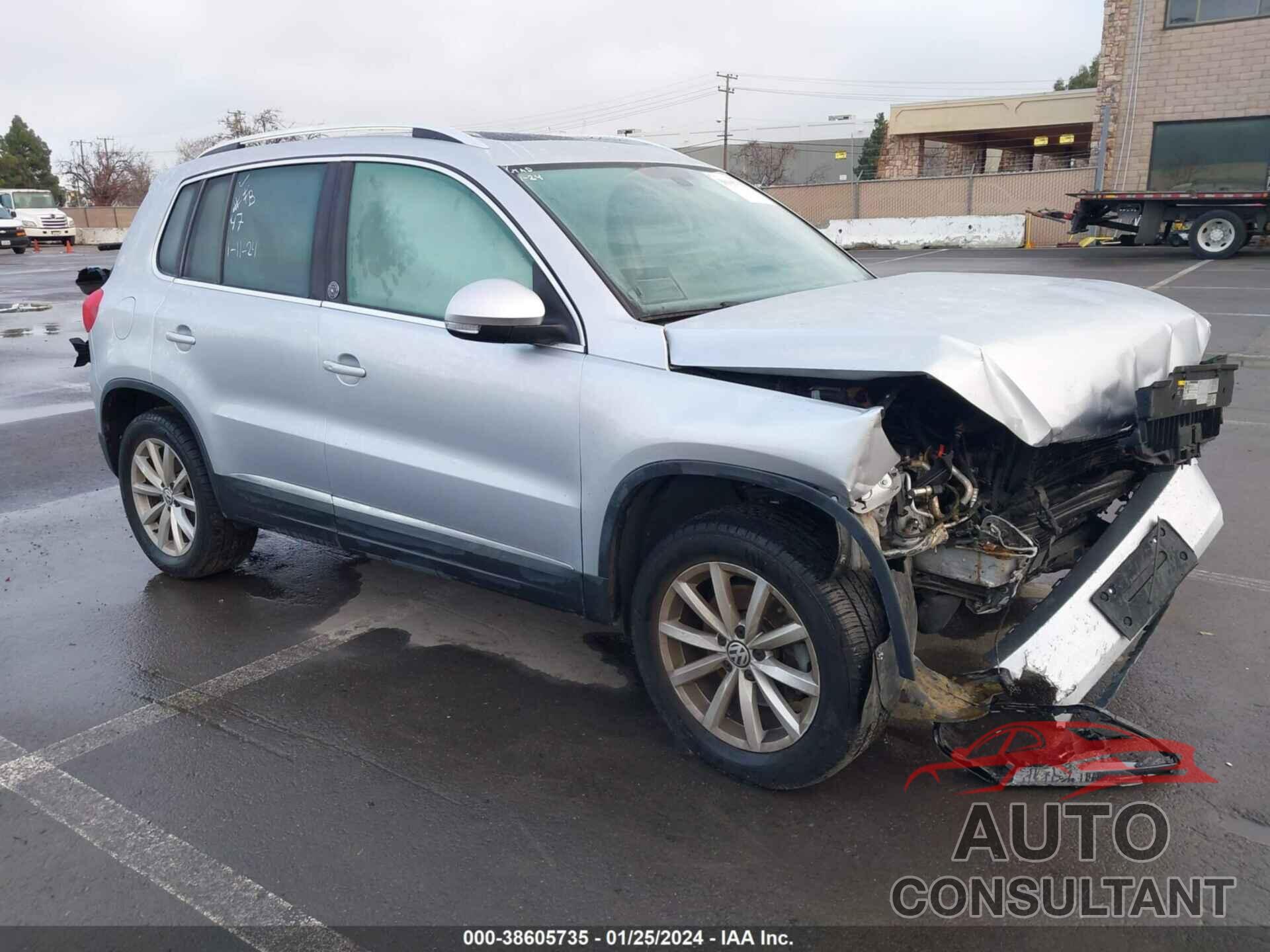 VOLKSWAGEN TIGUAN 2017 - WVGSV7AX0HK017066