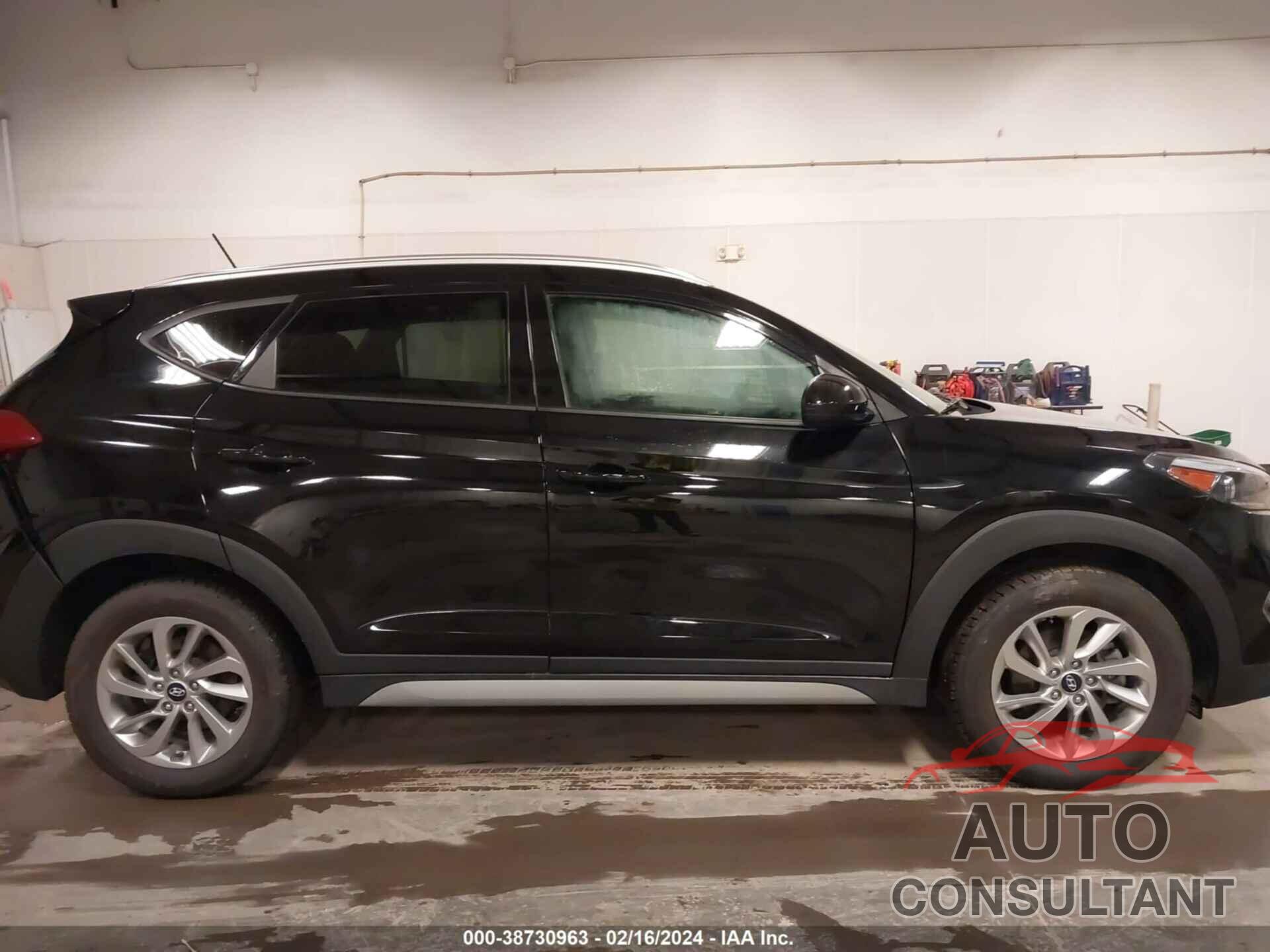 HYUNDAI TUCSON 2017 - KM8J3CA42HU415755