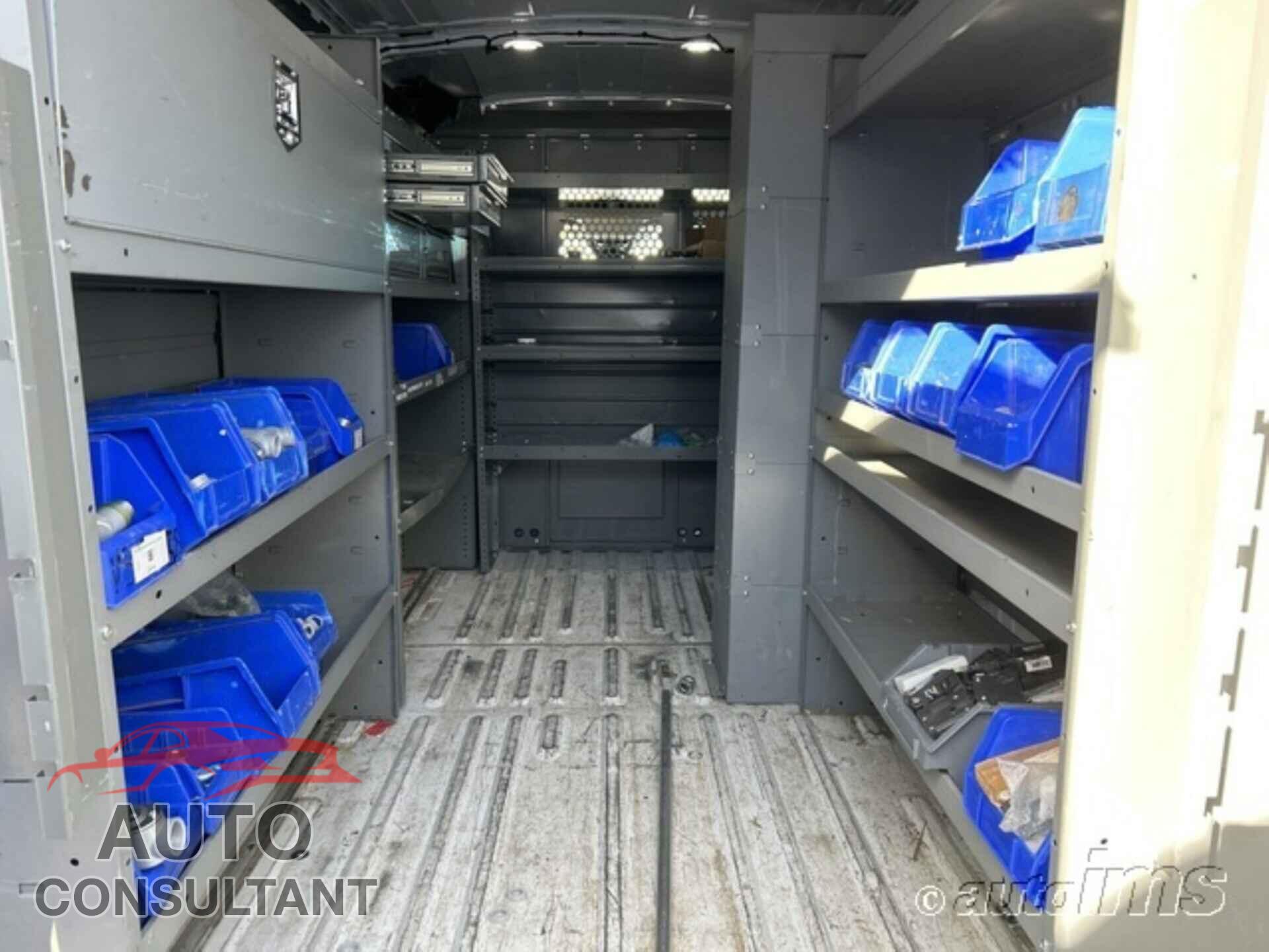 FORD TRANSIT 2019 - 1FTYR2CM5KKA77618