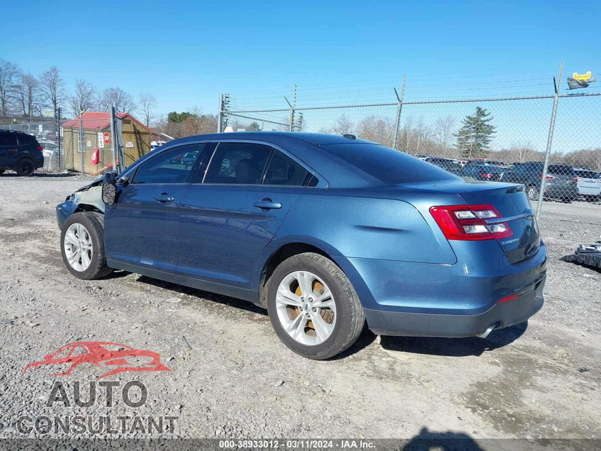 FORD TAURUS 2018 - 1FAHP2D89JG105449