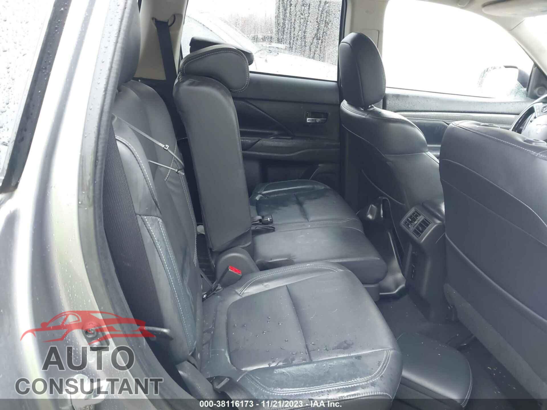 MITSUBISHI OUTLANDER 2020 - JA4AD3A36LZ018564