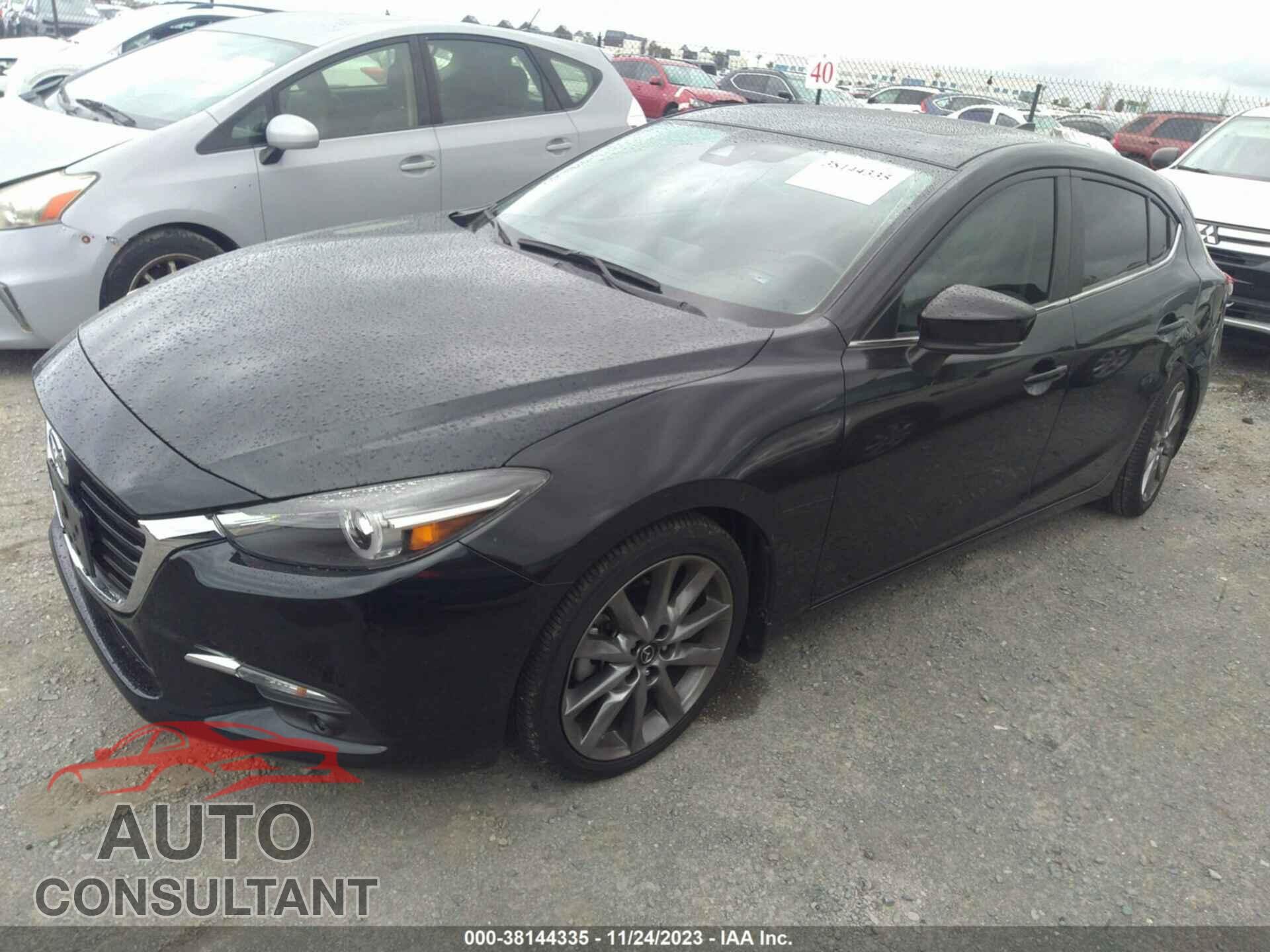 MAZDA MAZDA3 2018 - 3MZBN1M31JM166060