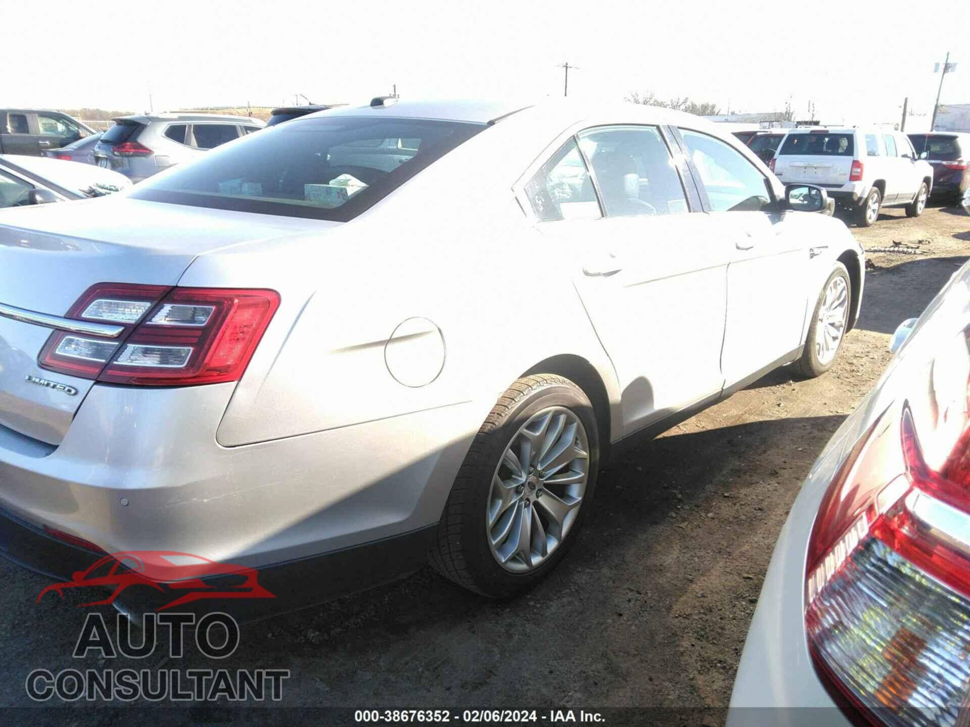 FORD TAURUS 2016 - 1FAHP2F82GG111034