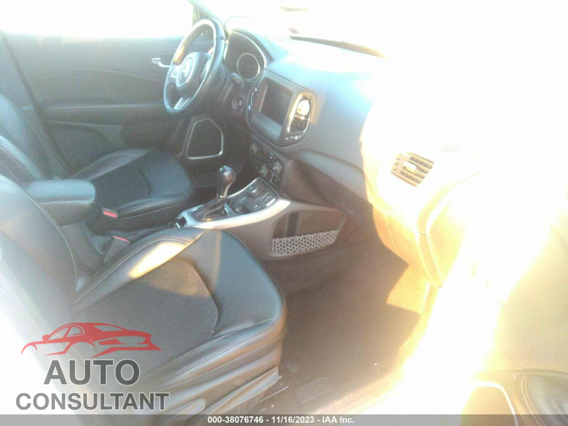 JEEP COMPASS 2018 - 3C4NJDBB8JT283163