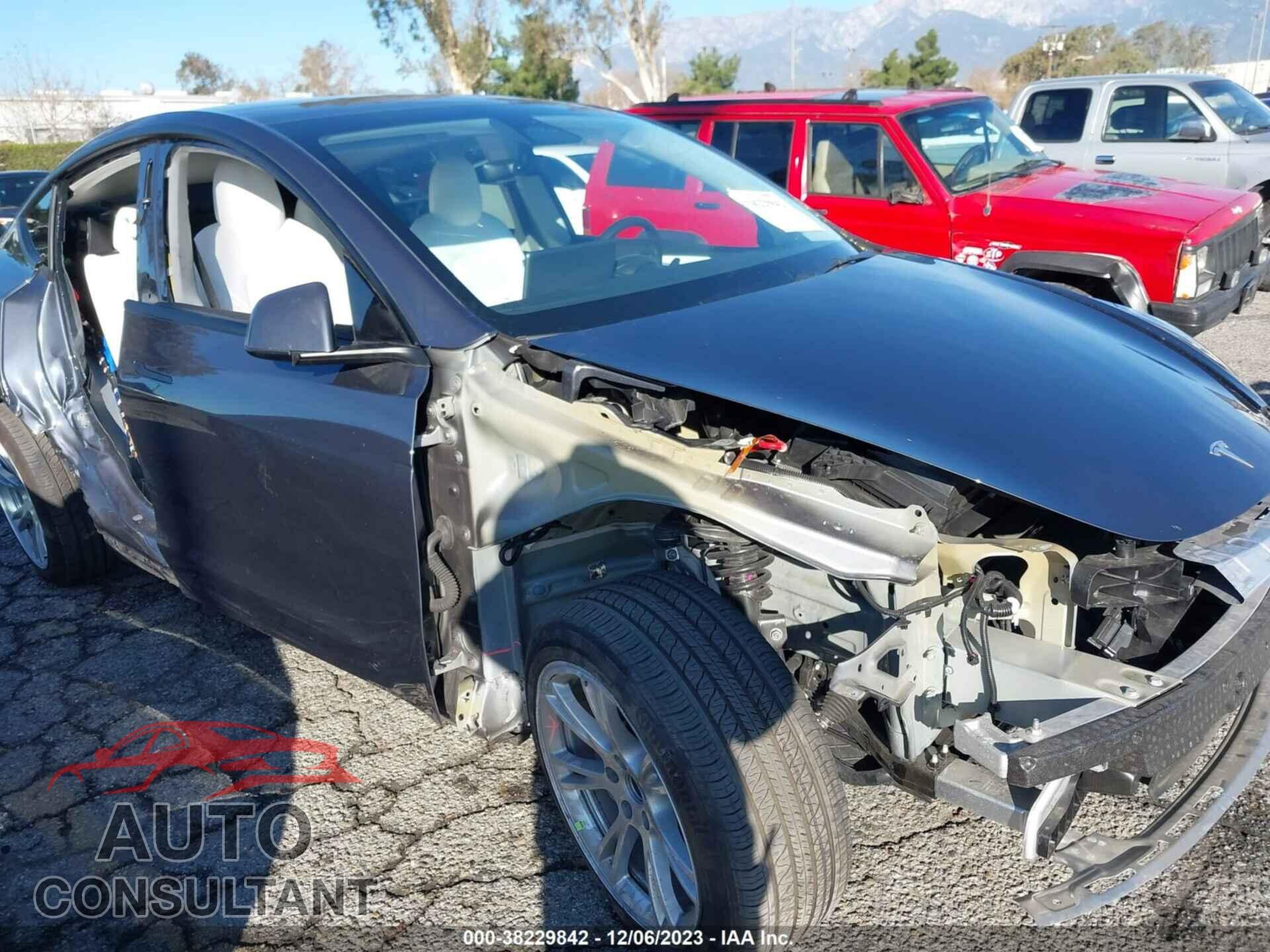 TESLA MODEL Y 2023 - 7SAYGDEE2PF619823