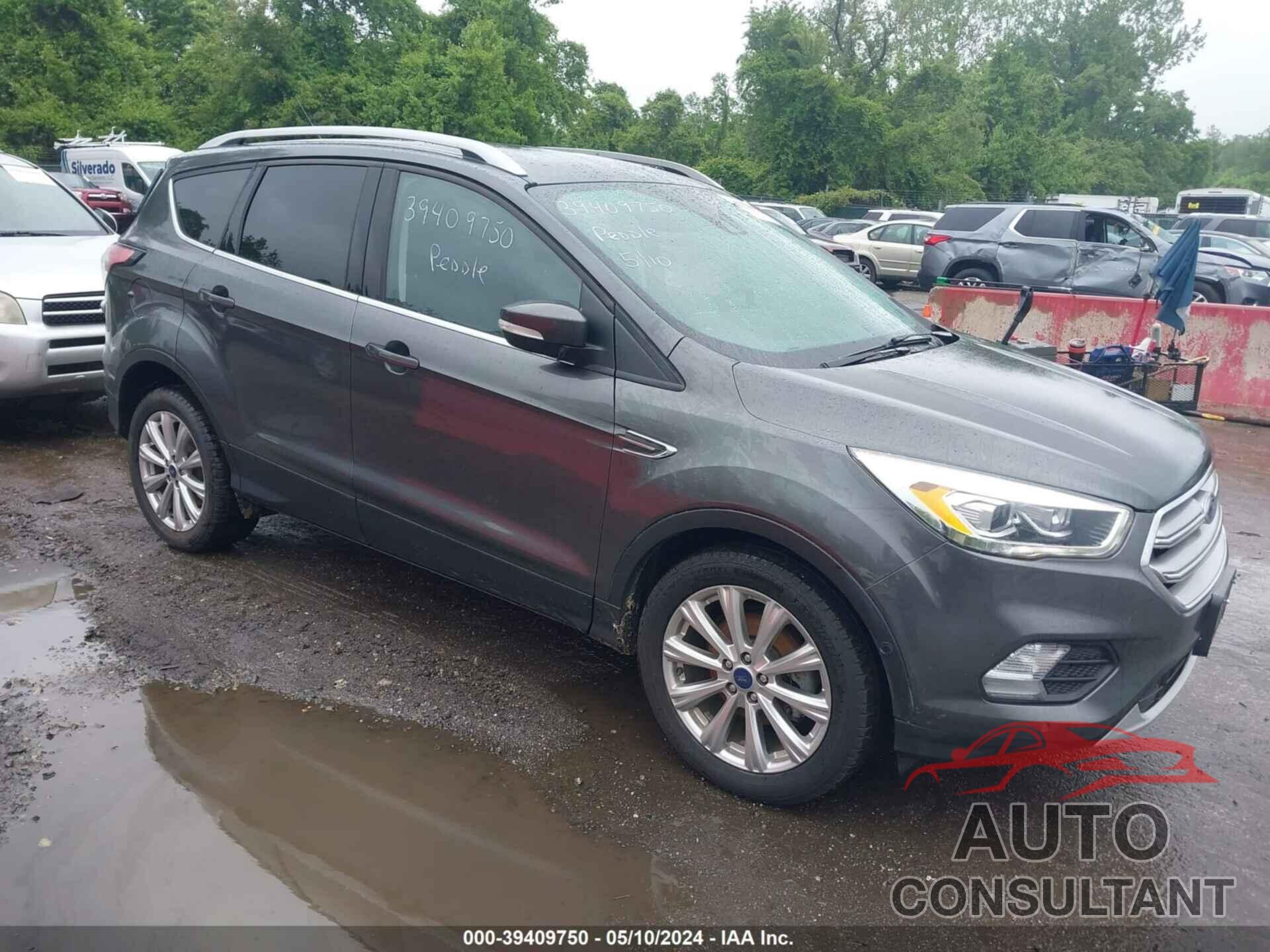 FORD ESCAPE 2017 - 1FMCU0JD3HUC71556