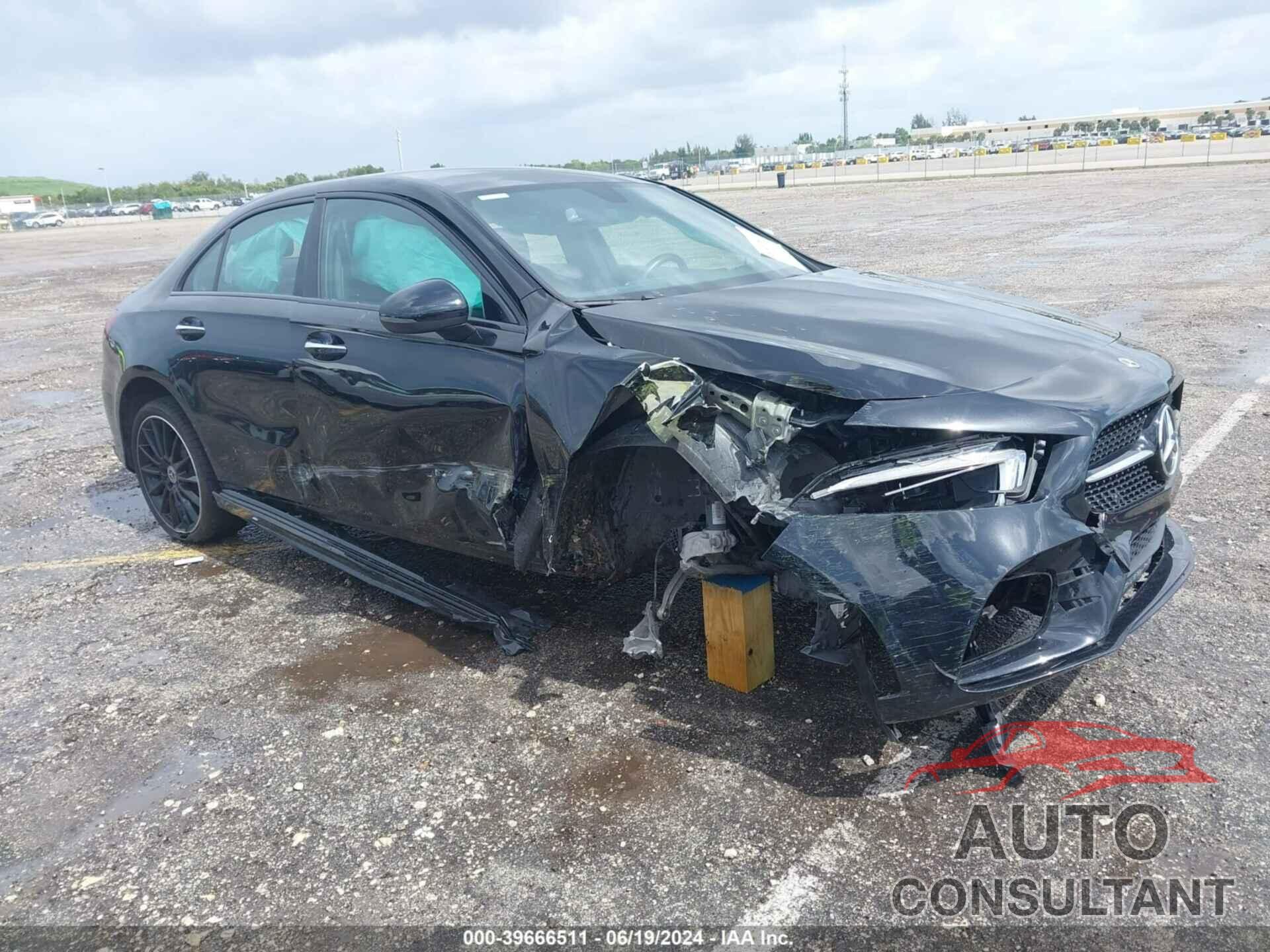 MERCEDES-BENZ A 220 2022 - W1K3G4EB0NJ349869