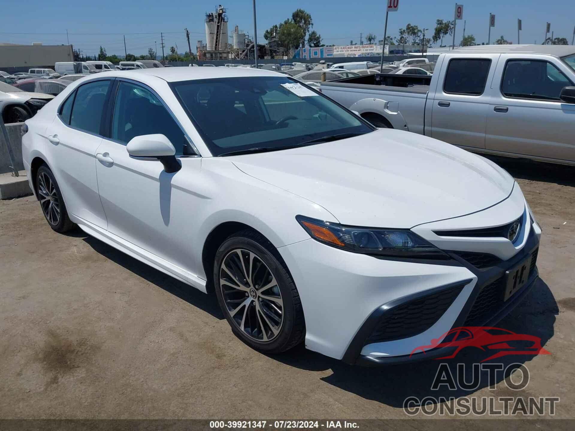 TOYOTA CAMRY 2023 - 4T1G11AK0PU751020