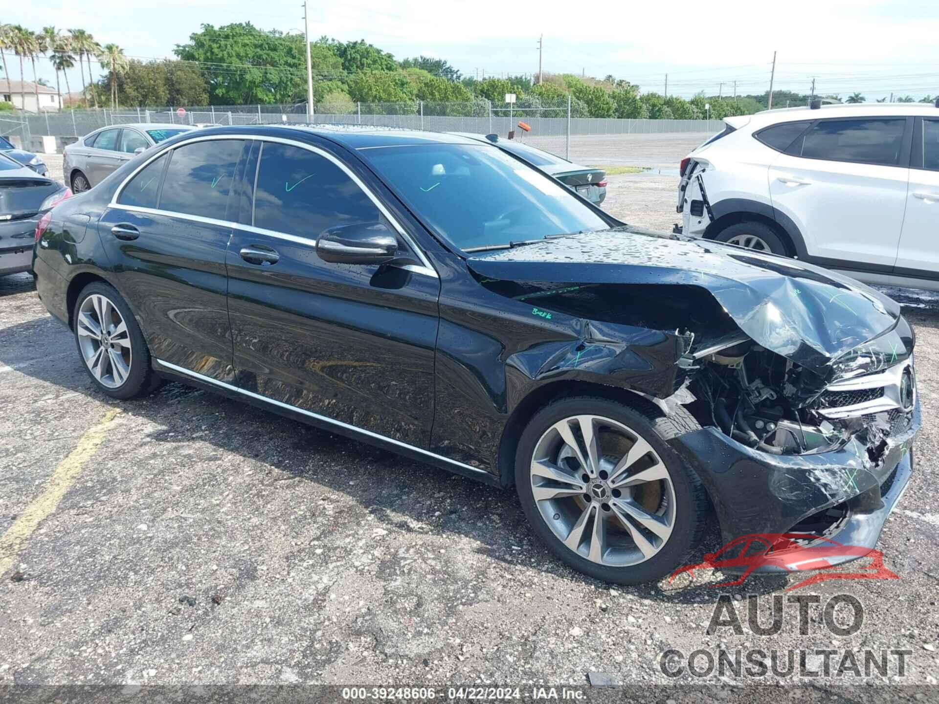 MERCEDES-BENZ C 300 2018 - 55SWF4JB1JU267049