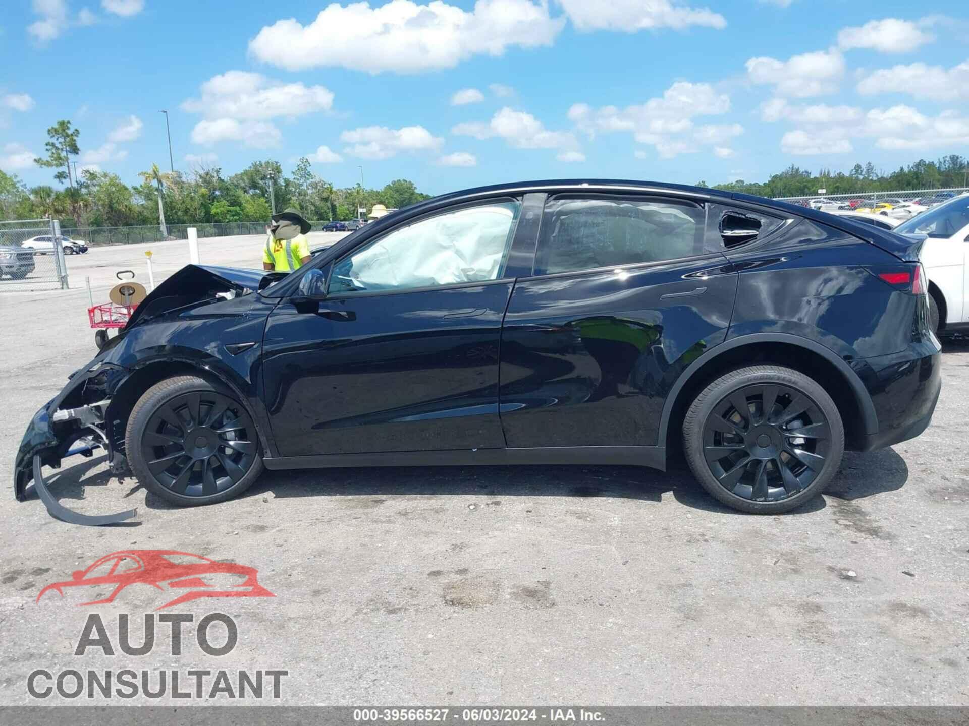 TESLA MODEL Y 2024 - 7SAYGAEE3RF065743