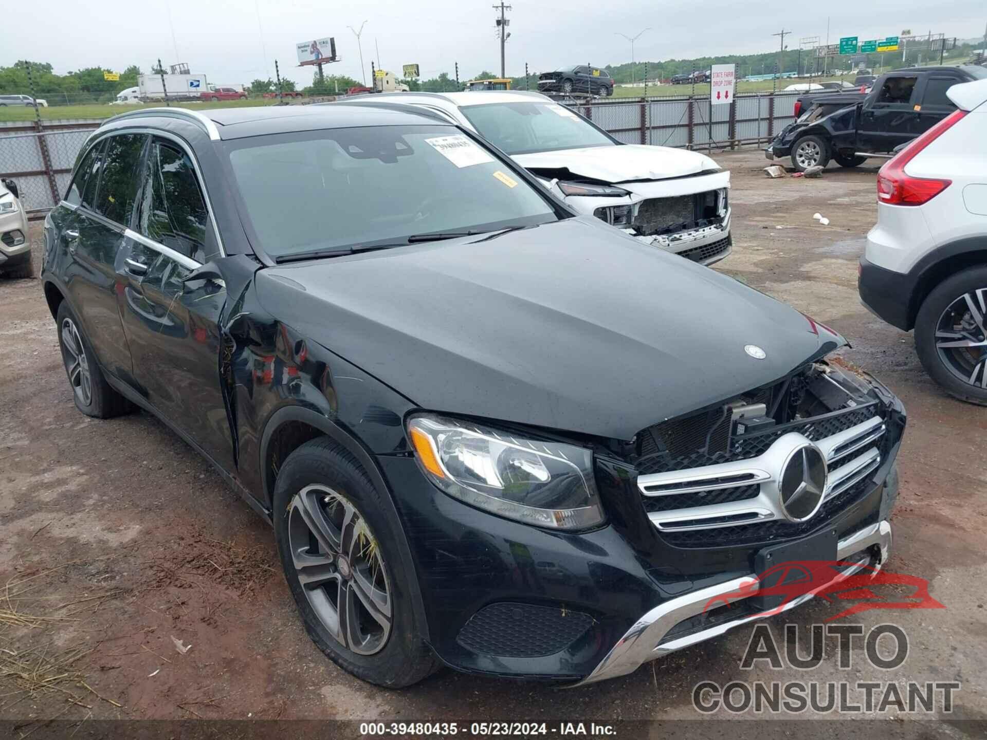 MERCEDES-BENZ GLC 2016 - WDC0G4JB1GF031536