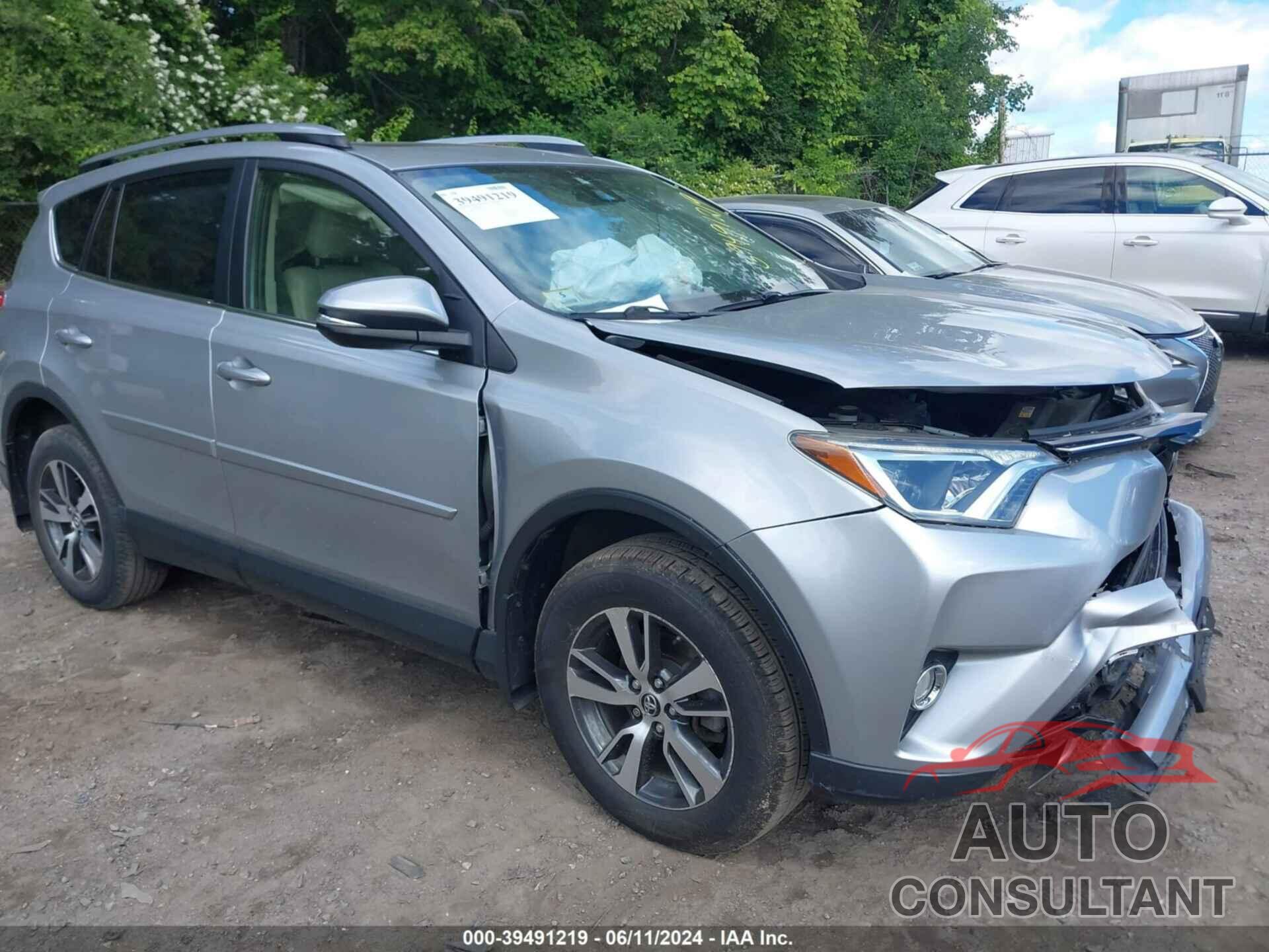 TOYOTA RAV4 2018 - JTMRFREV8JJ251827