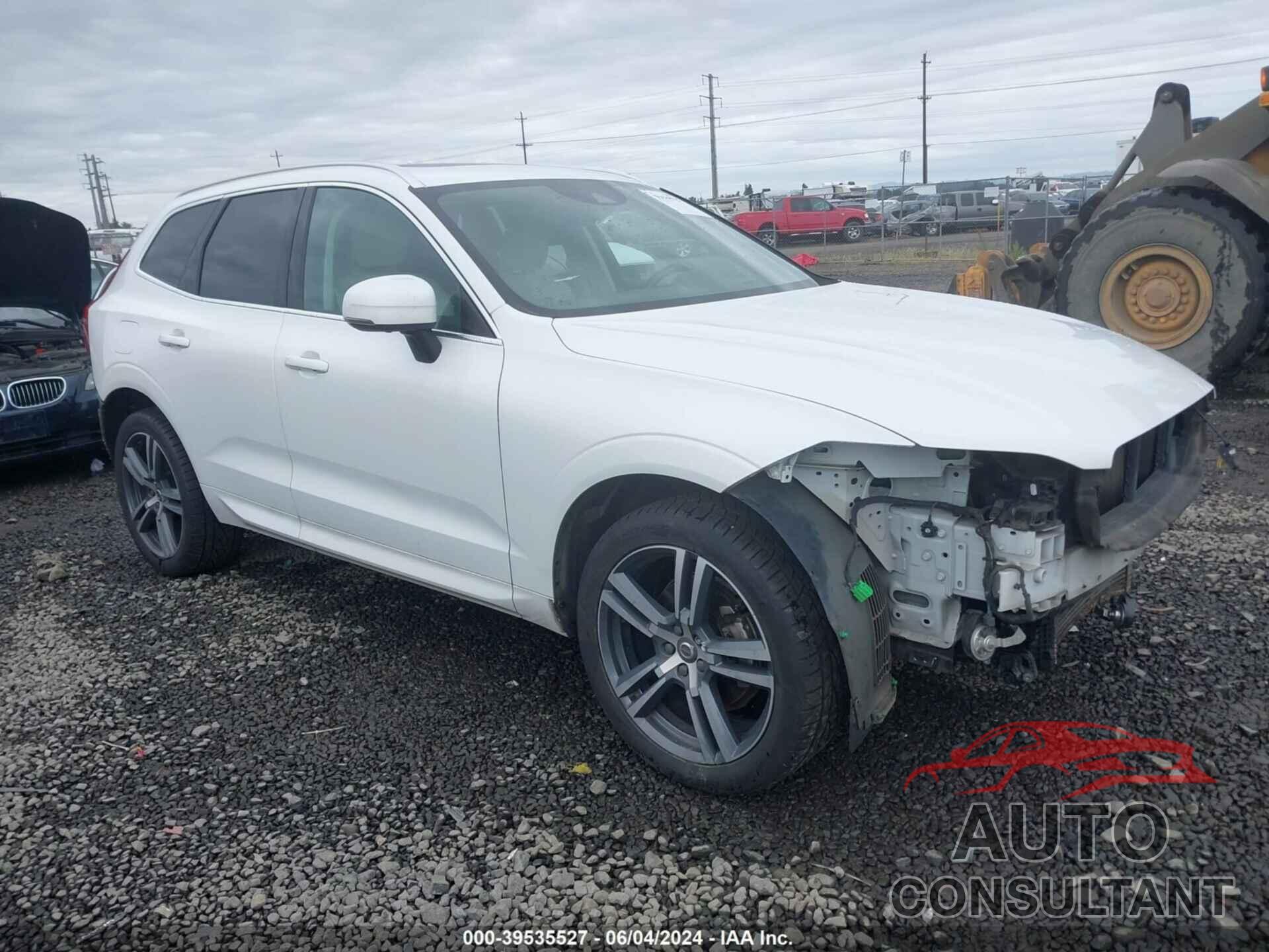 VOLVO XC60 2018 - YV4102RK6J1071815