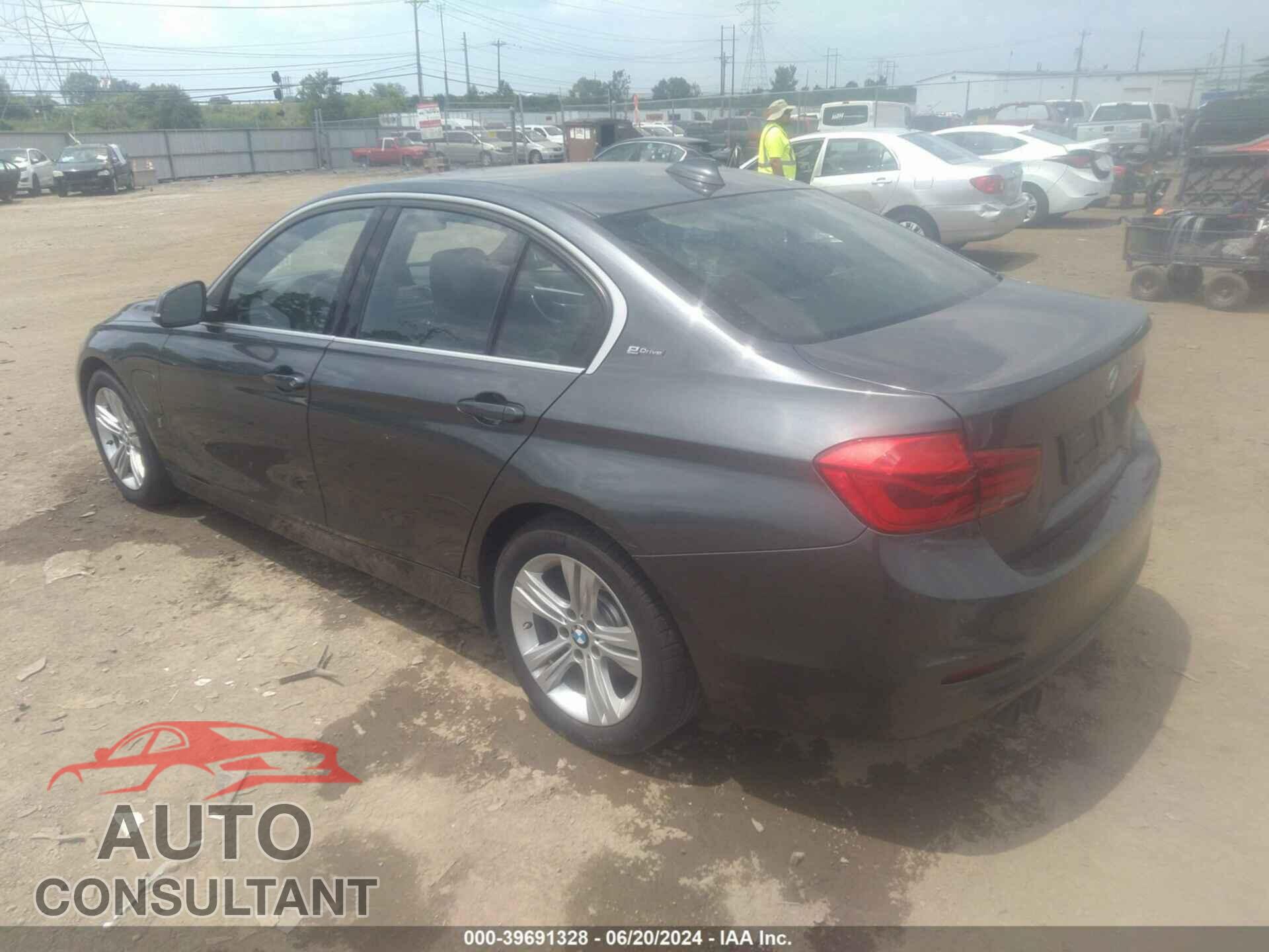 BMW 330E 2017 - WBA8E1C54HK895281