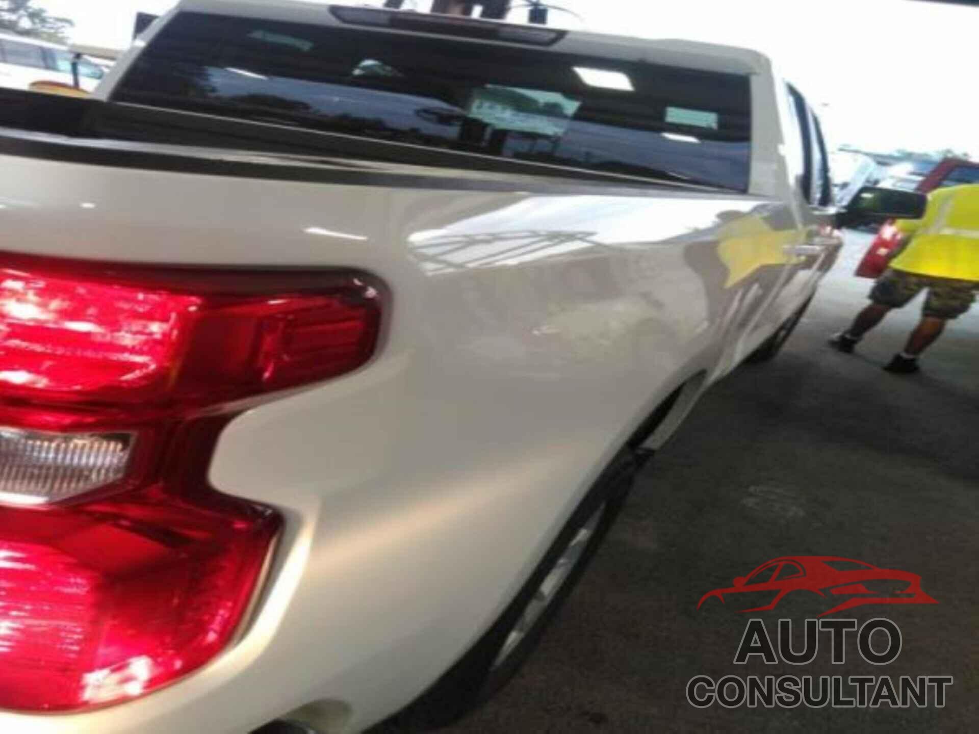 CHEVROLET SILVERADO 1500 2021 - 1GCRWCEK2MZ103858