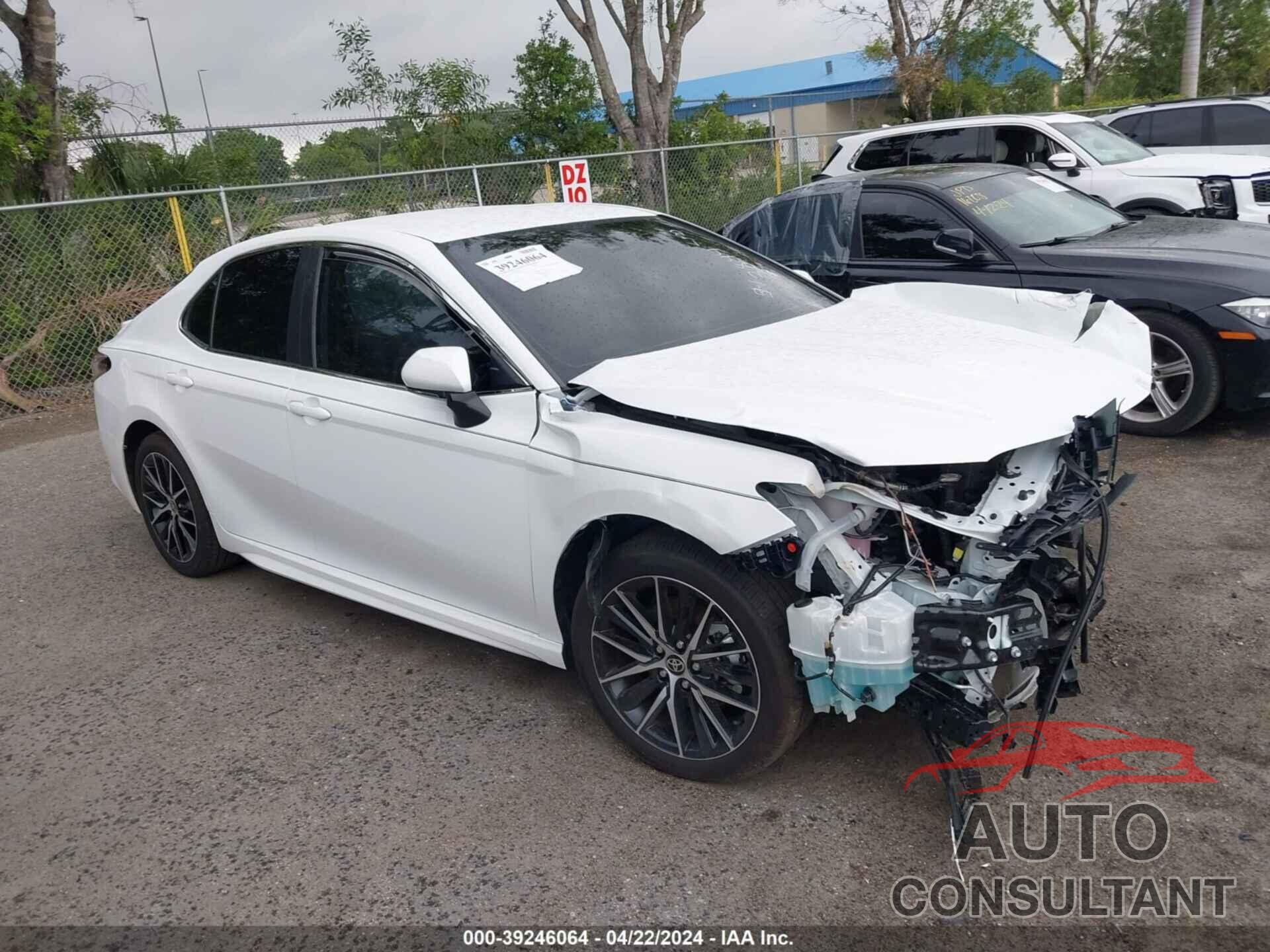 TOYOTA CAMRY 2024 - 4T1G11AK0RU883844