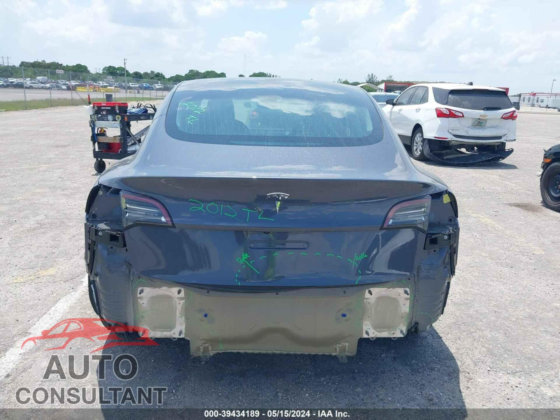 TESLA MODEL 3 2018 - 5YJ3E1EA1JF123718