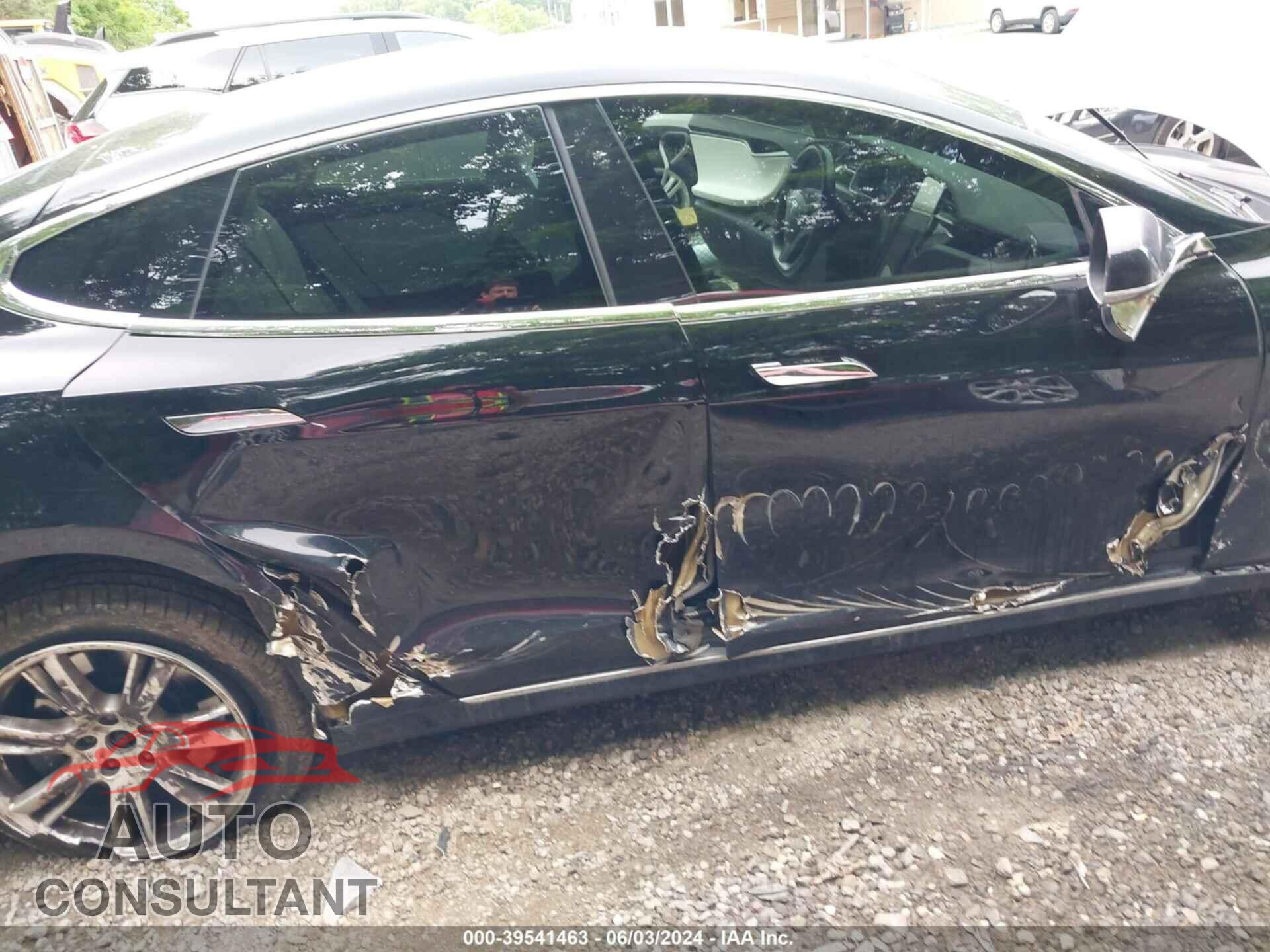 TESLA MODEL S 2021 - 5YJSA1E27MF424420