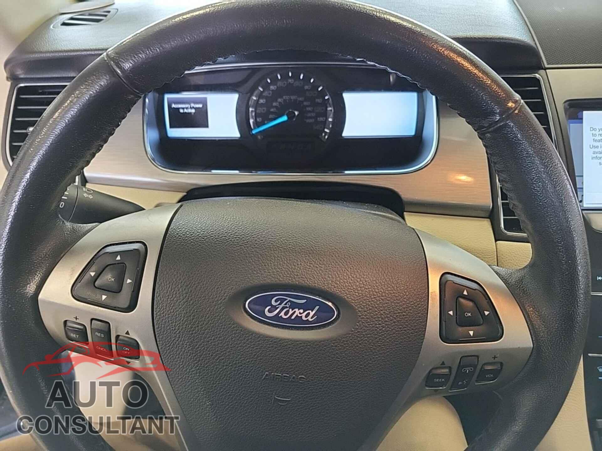 FORD TAURUS 2017 - 1FAHP2E80HG133617