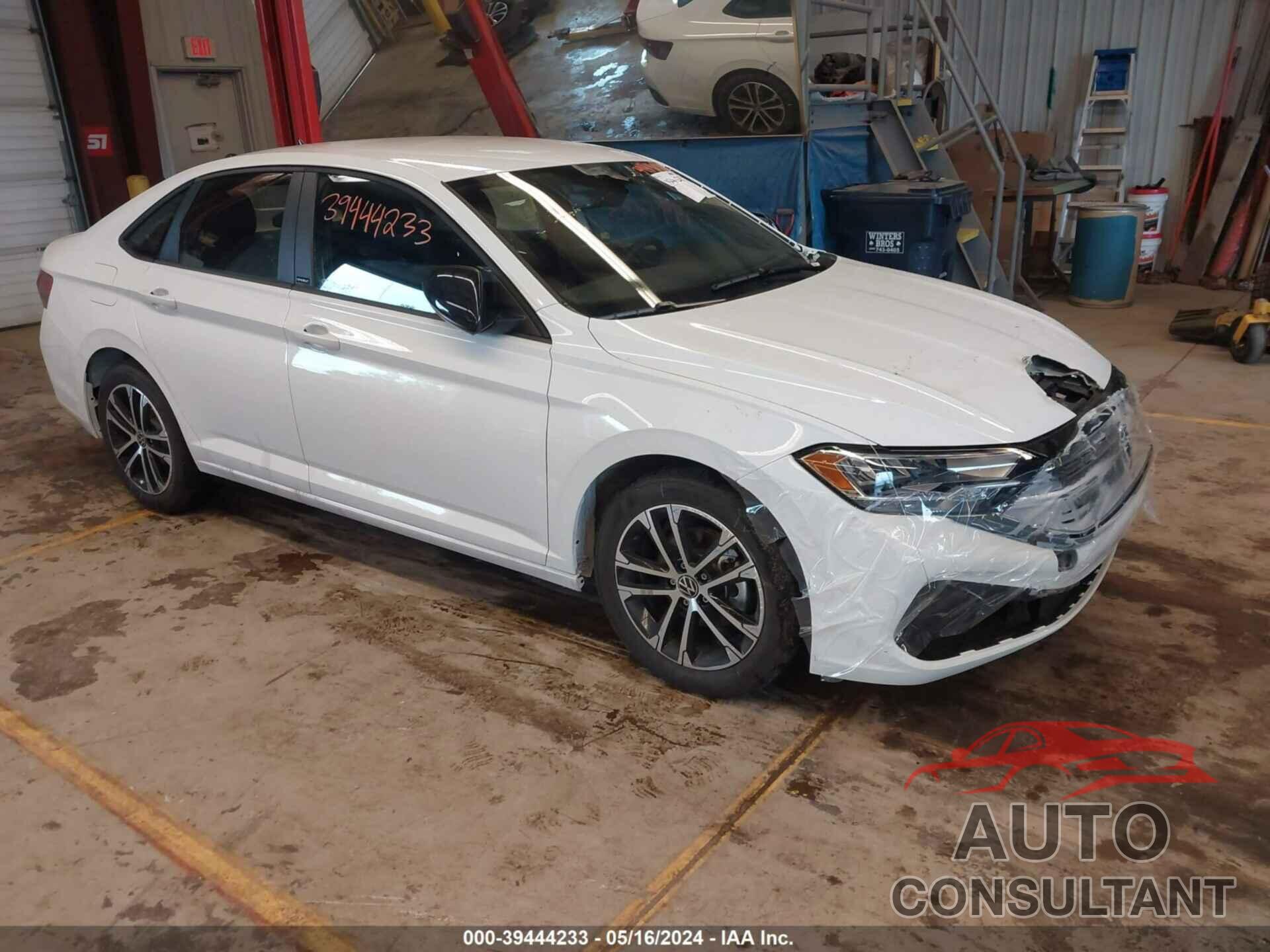 VOLKSWAGEN JETTA 2024 - 3VWBM7BU9RM026724